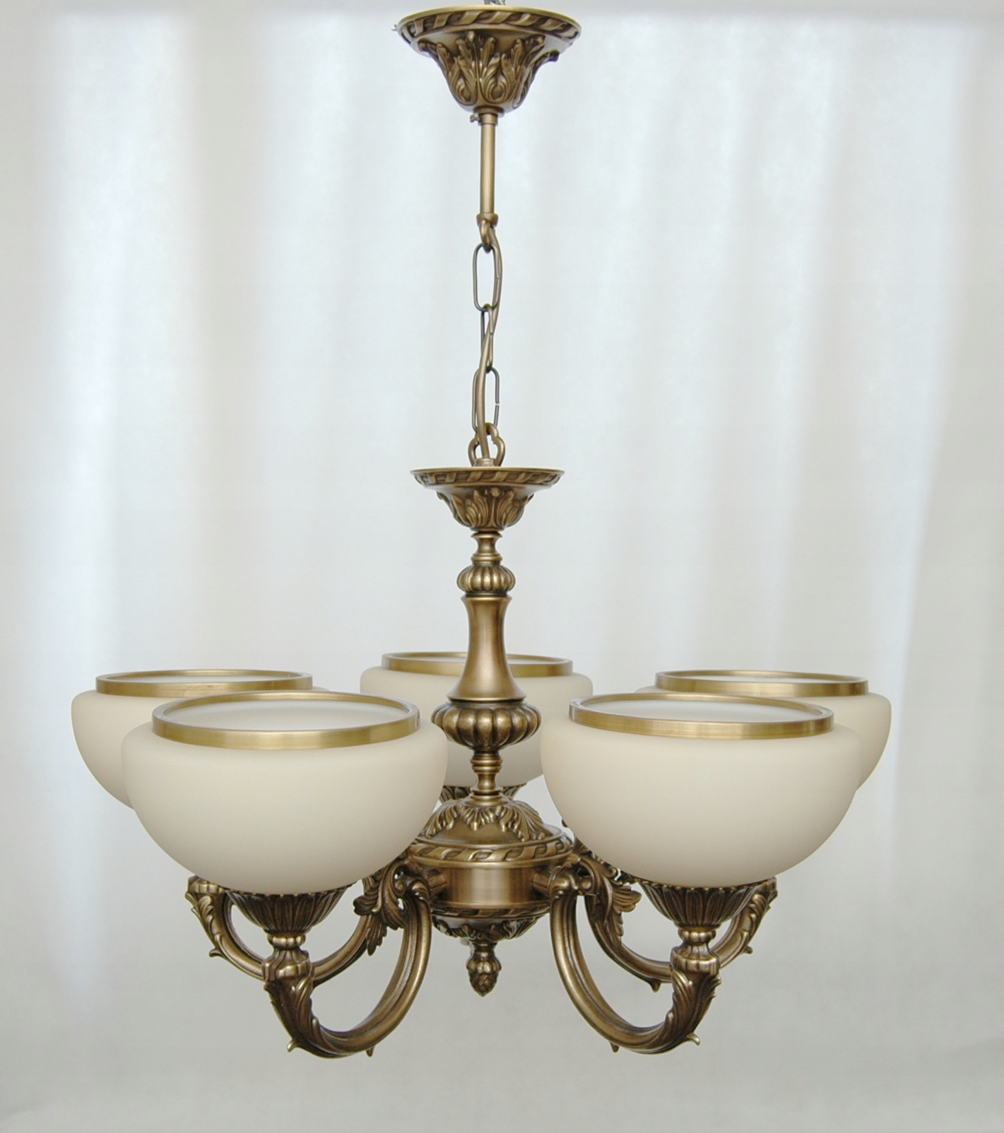 Mosadzný luster, závesná mosadzná lampa