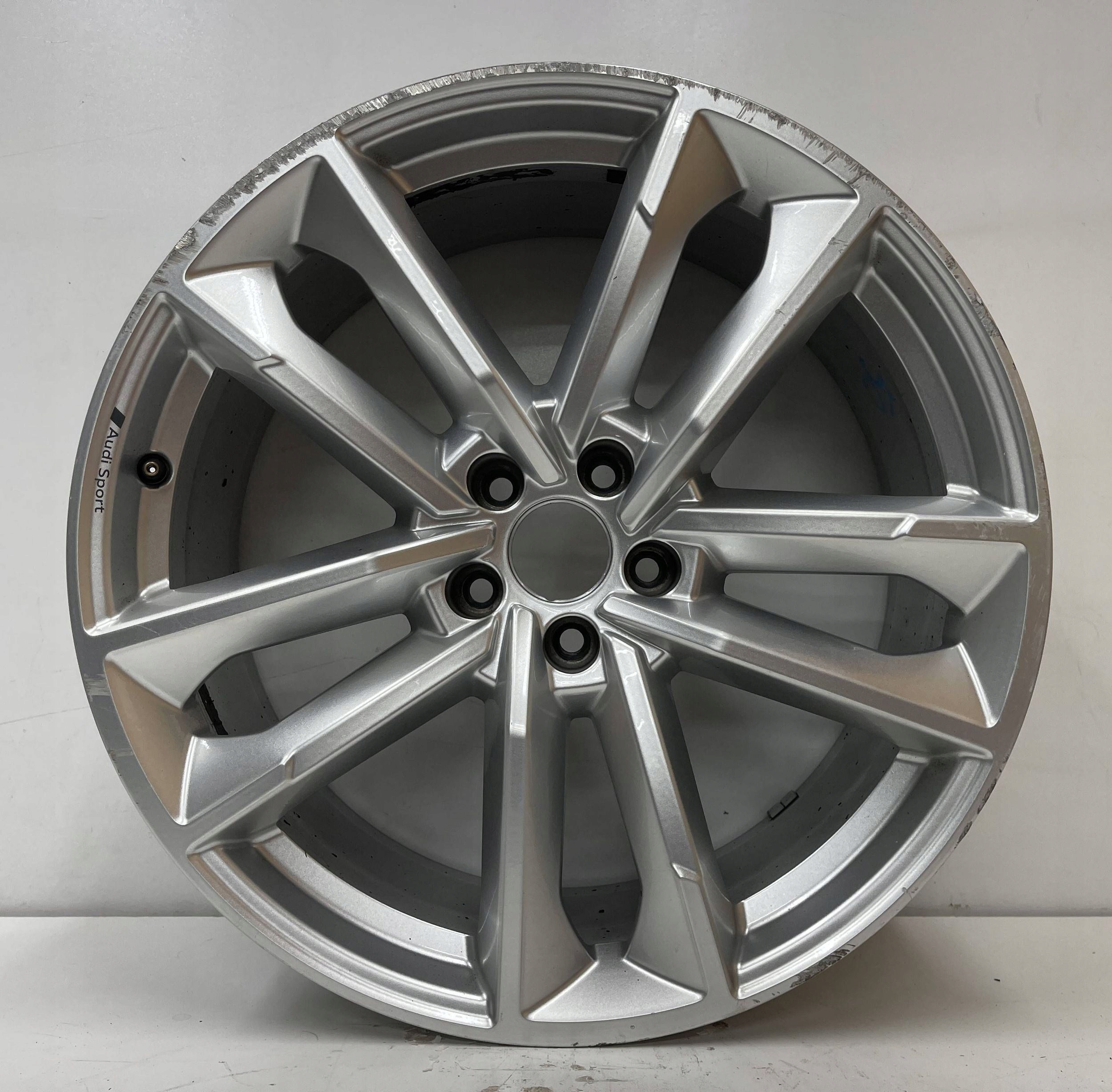 disk hliníkový Audi A7 A6 C8 4K8 8,5J X 20 ET30 4K8601025M