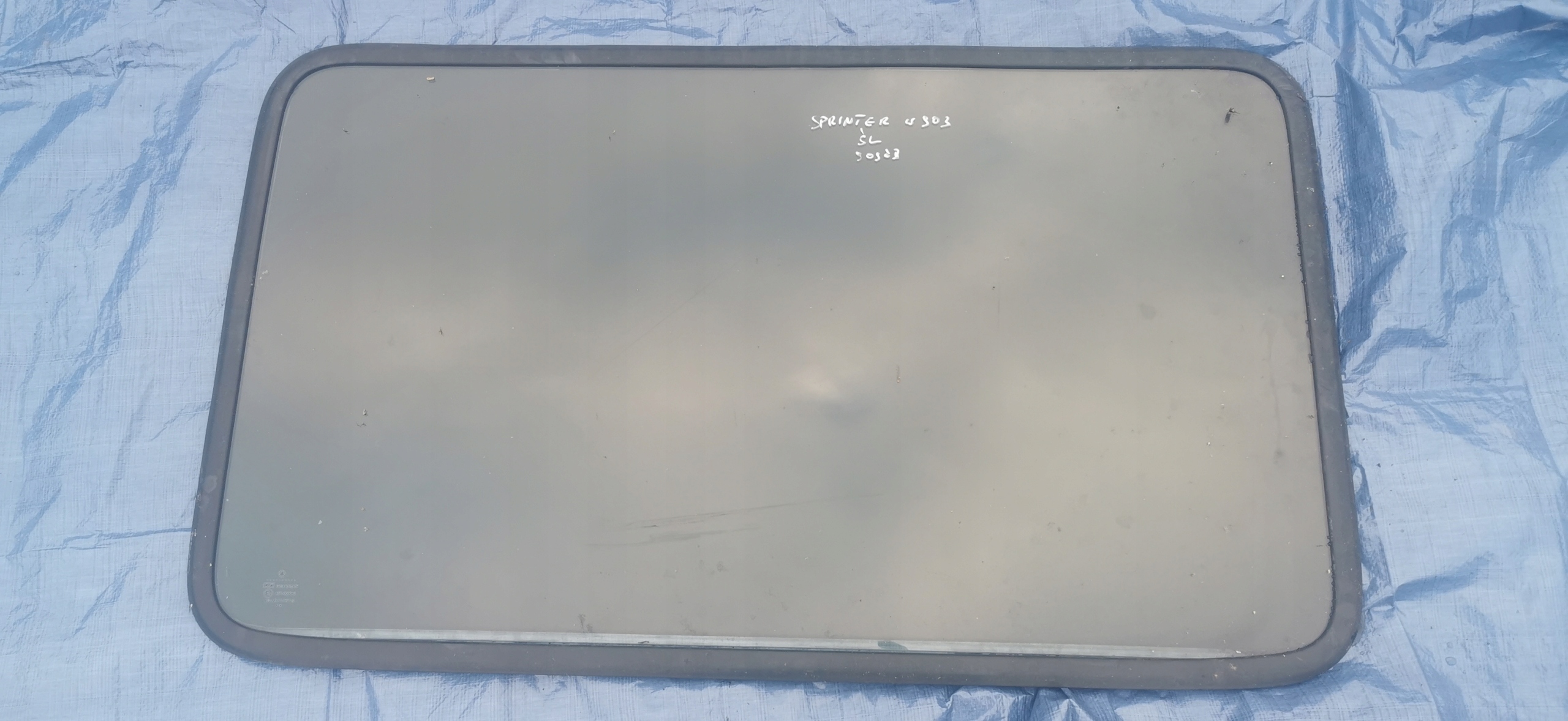 MERCEDES SPRINTER W903 SZYBA KAROSERYJNA LEWA ŚROD