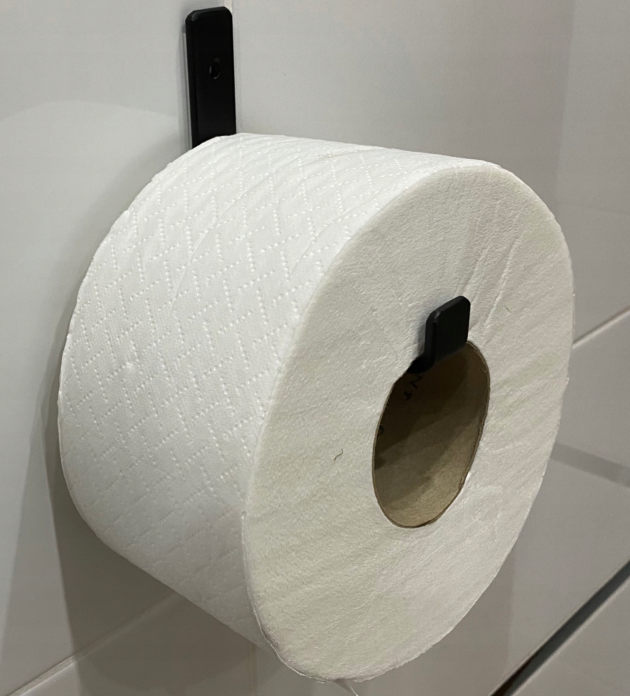 UCHWYT ŚCIENNY NA PAPIER TOALETOWY XXL JUMBO WIESZAK METALOWY CZARNY LOFT Szerokość produktu 10 cm