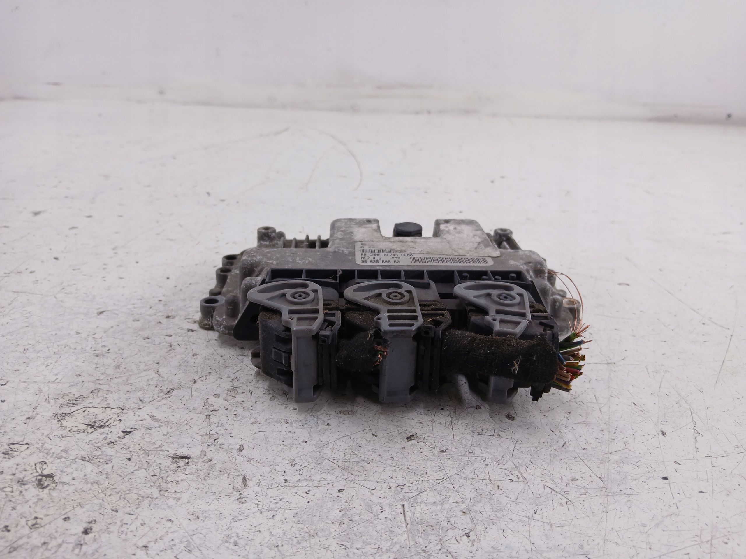 PEUGEOT 206 1.6 control unit of the engine 9662560580