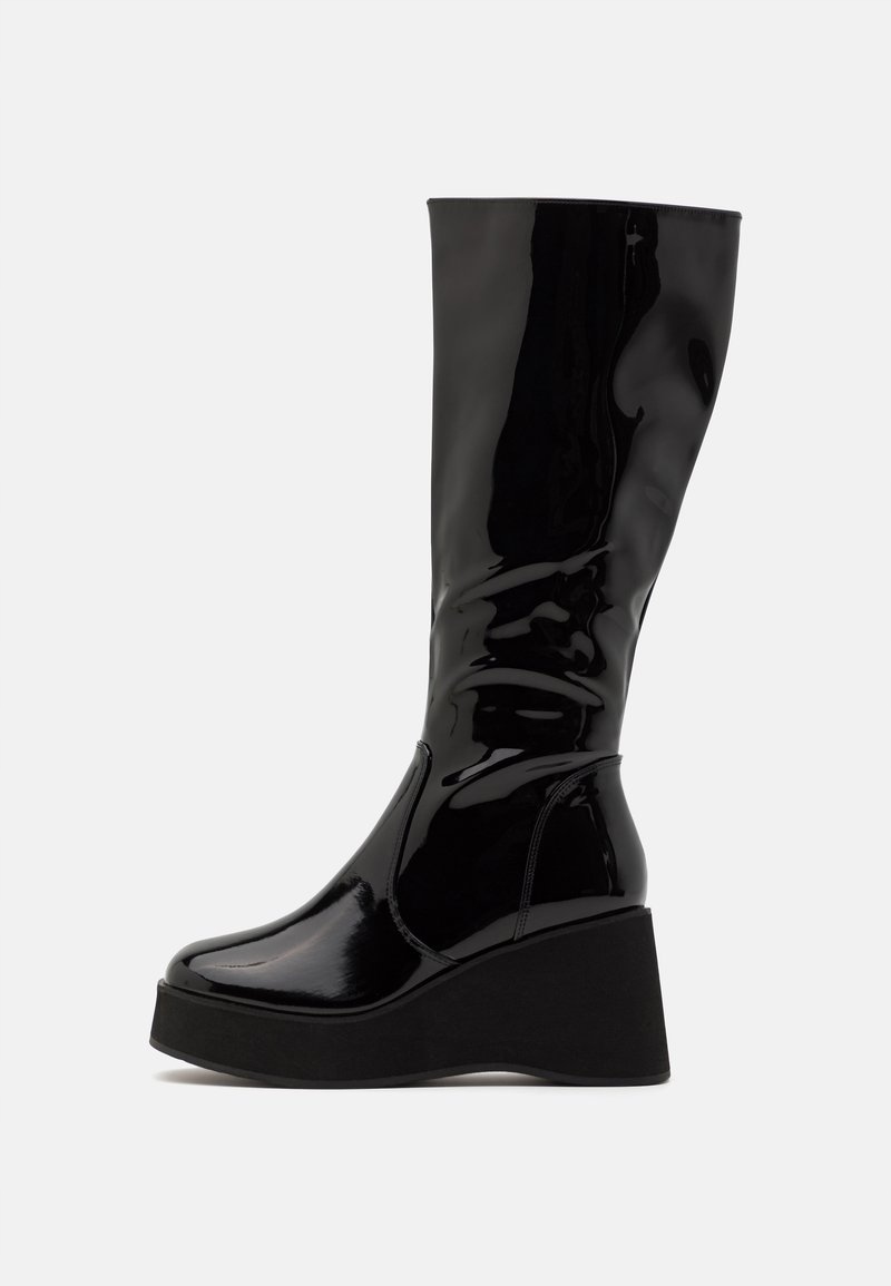 Lakované kozačky na platformě Raid 41