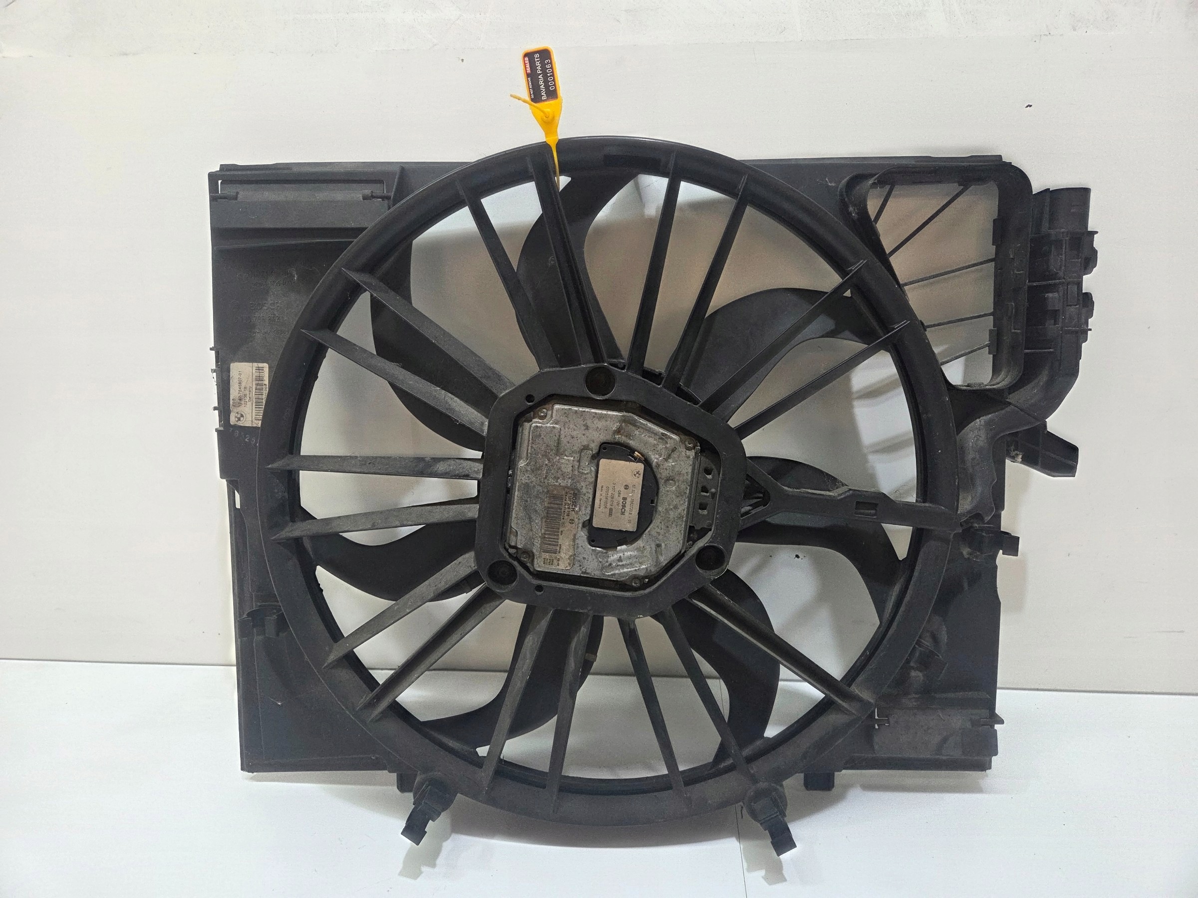 ventilátor chladiče BMW E60 N53B30A 7562733