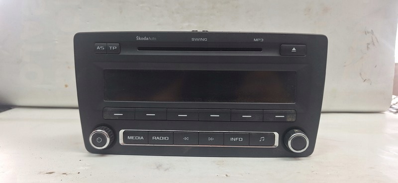 RADIO SKODA OCTAVIA II 1Z0035161F