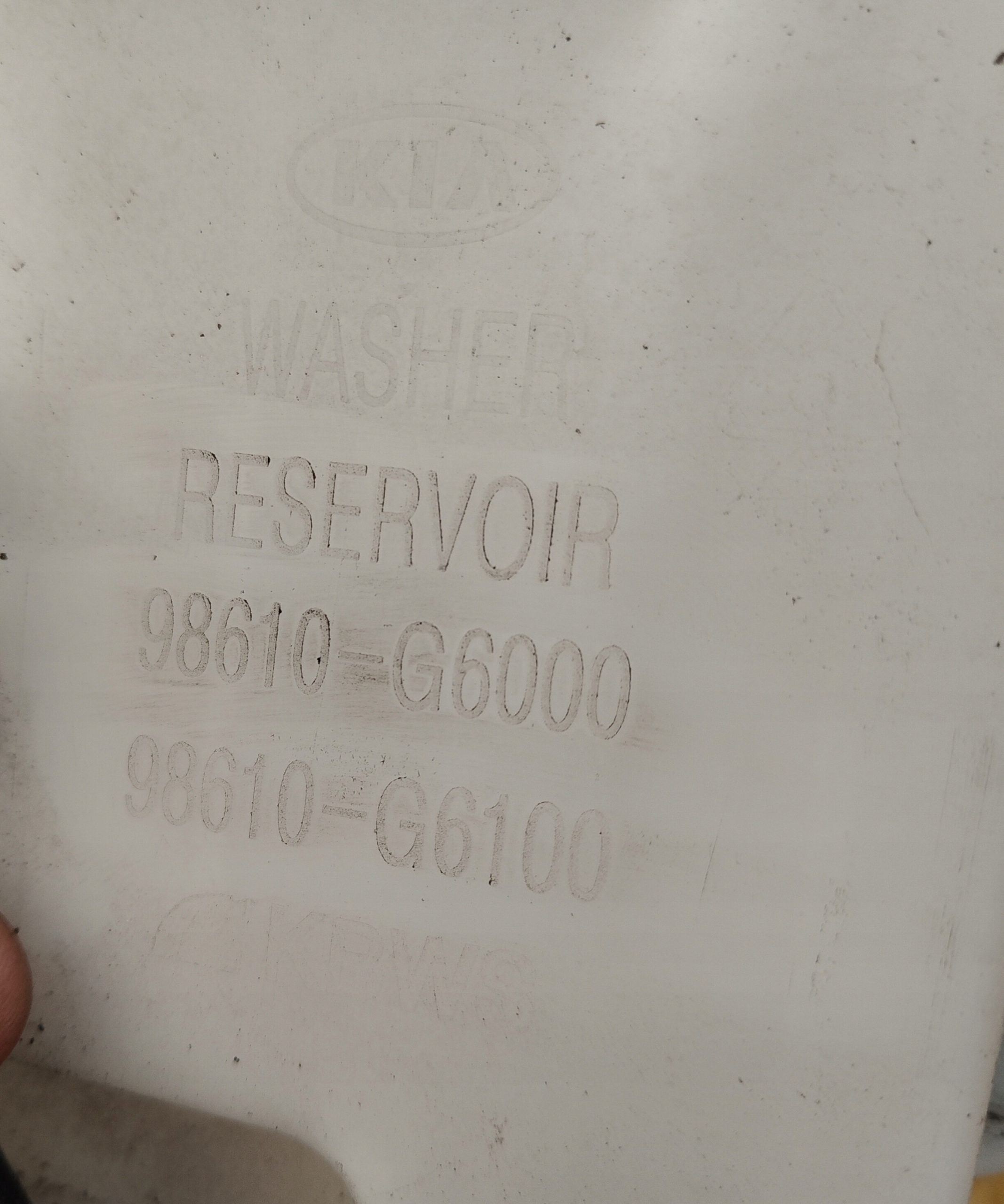 washer fluid tank KIA PICANTO III 98610-g6000