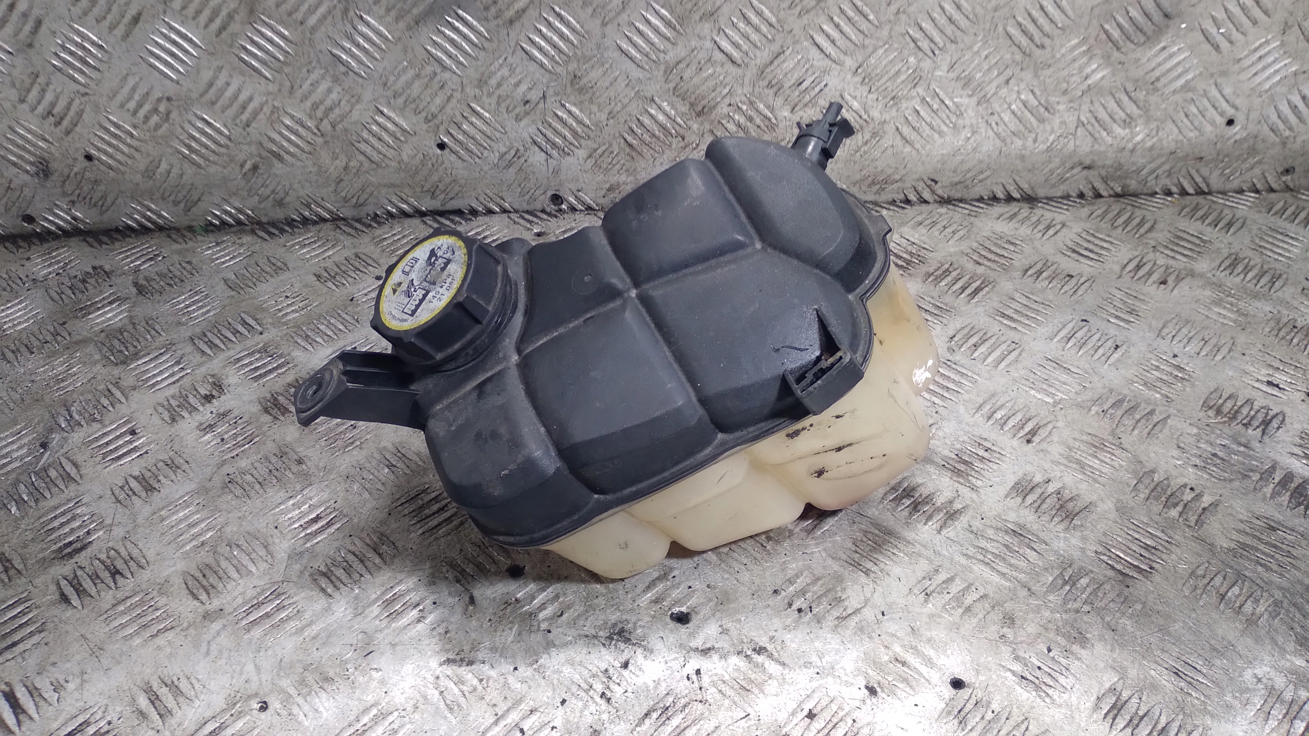Réservoir eau FORD MONDEO MK 4 6G918K218