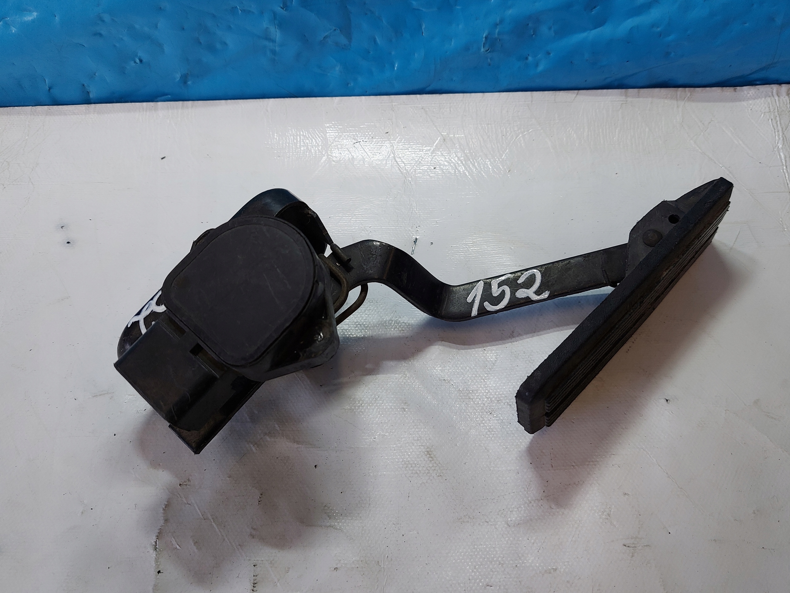 accelerator pedal CHRYSLER VOYAGER F6A12A4388