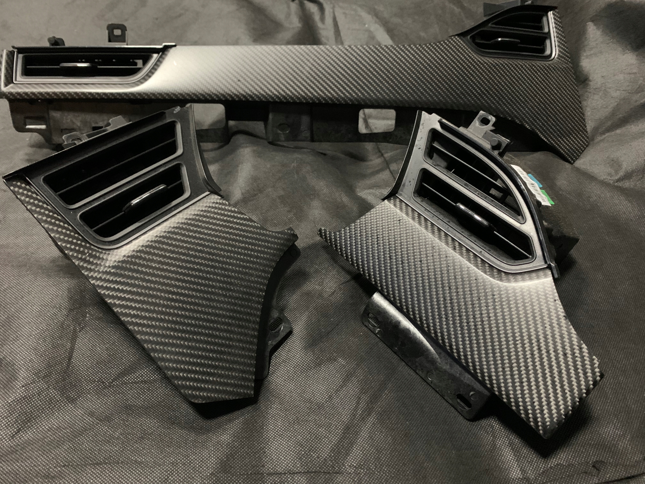 Tesla S X RHD komplet dekorow deski 1045863 11 C Part manufacturer Tesla