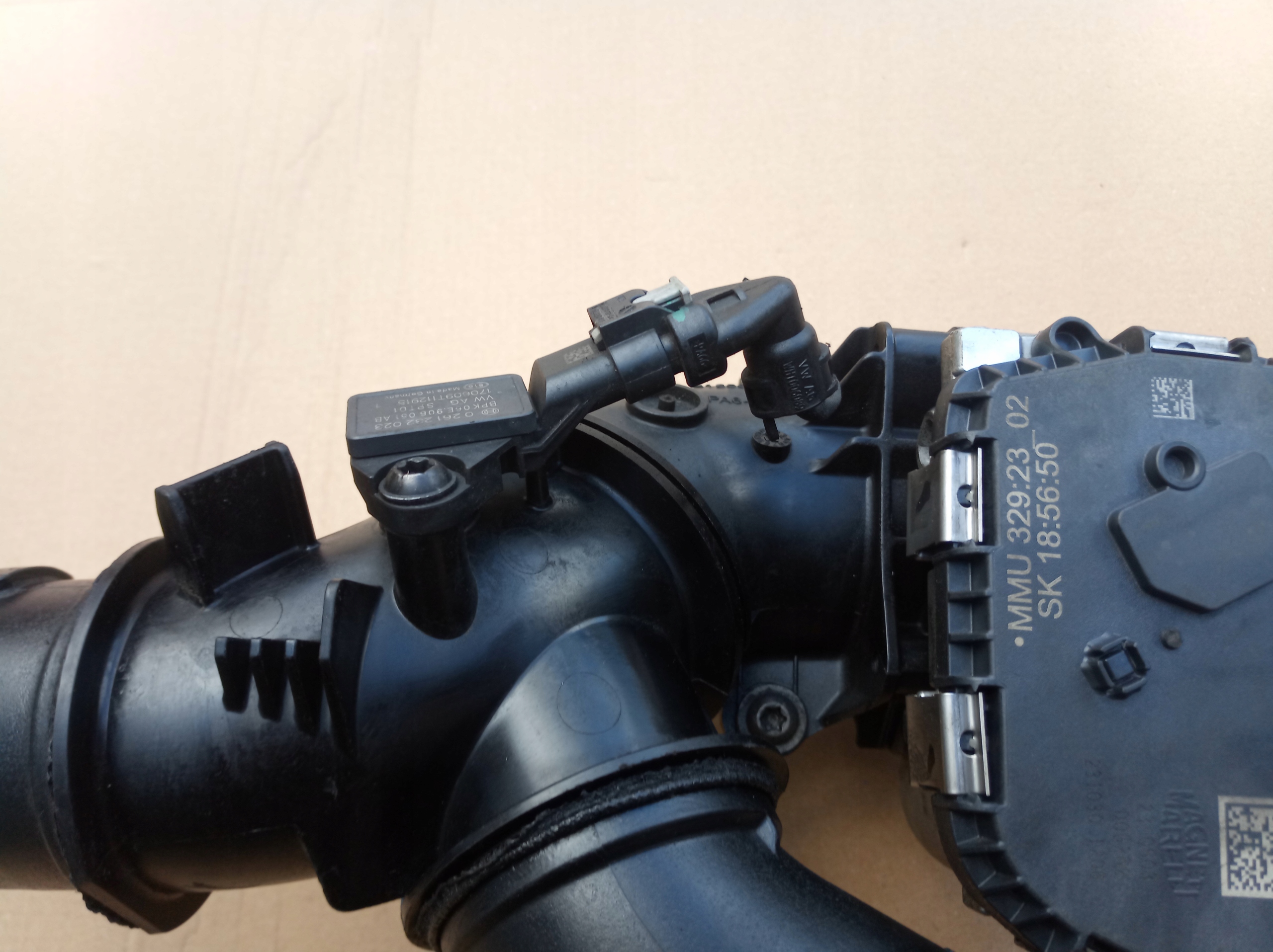 Audi A6 A5 A7 3.0TFSI труба впуск Воздух интеркулера 06M145674AT