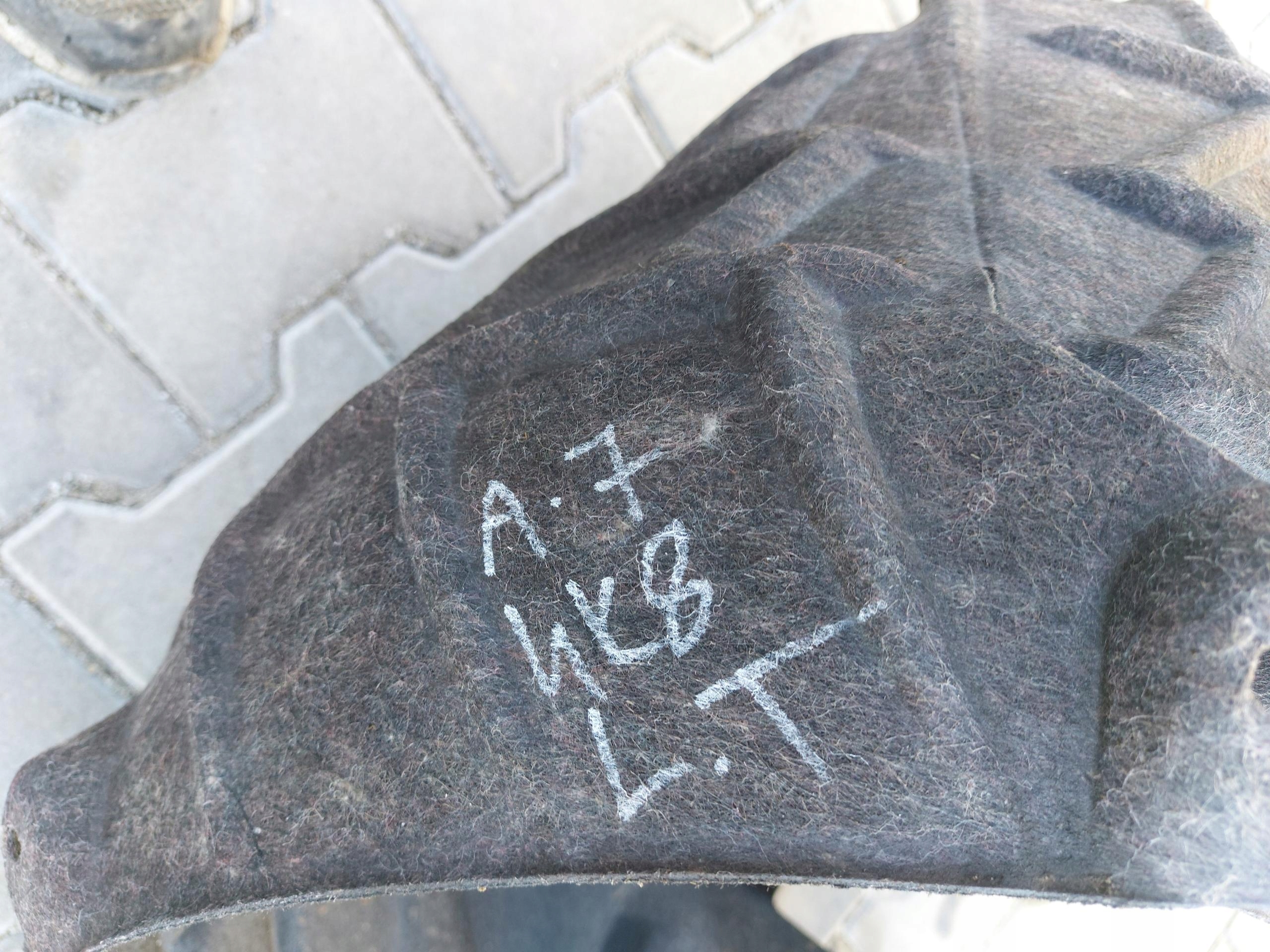 Audi A7 4K8 LIFT 45 TFSI mudguard left rear part rear.