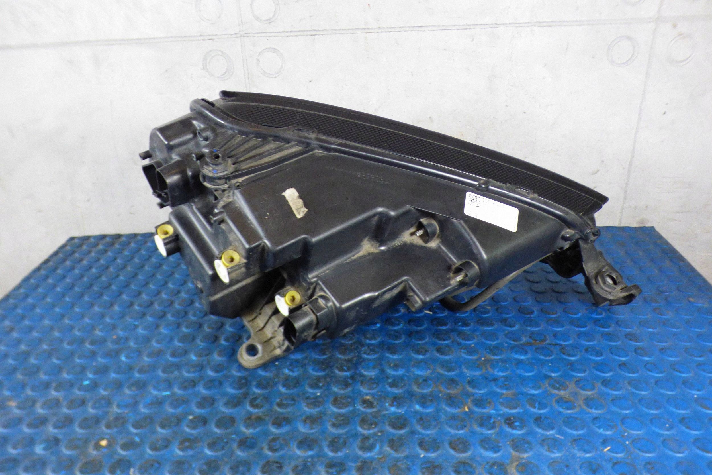 Skoda Karoq reflektor light left front 57B941009 original EUROPA