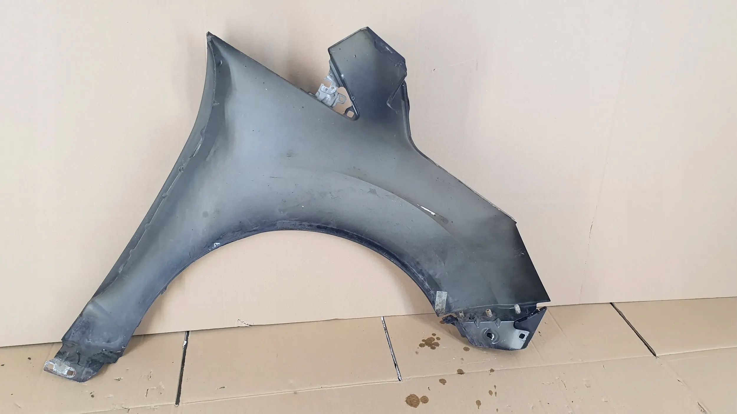 Ford C-MAX II 2 10- left fender front front $