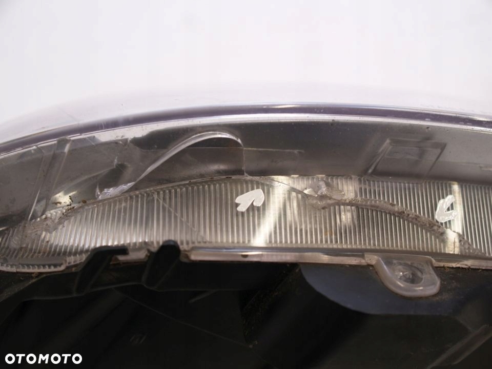 Mazda 323 01-03r BJ Reflektor right light damaged