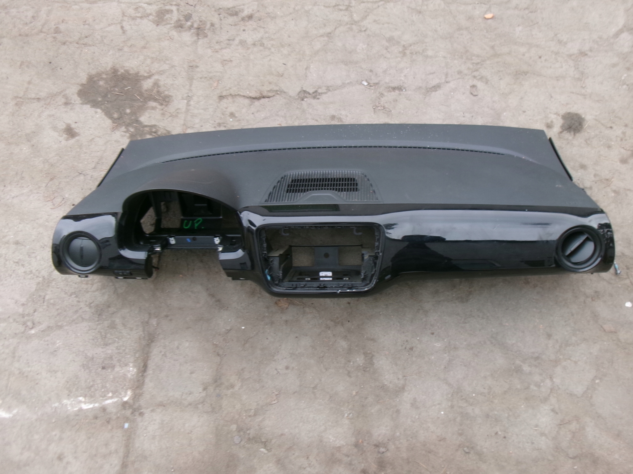 VW UP DESKA ROZDZIELCZA EUROPA