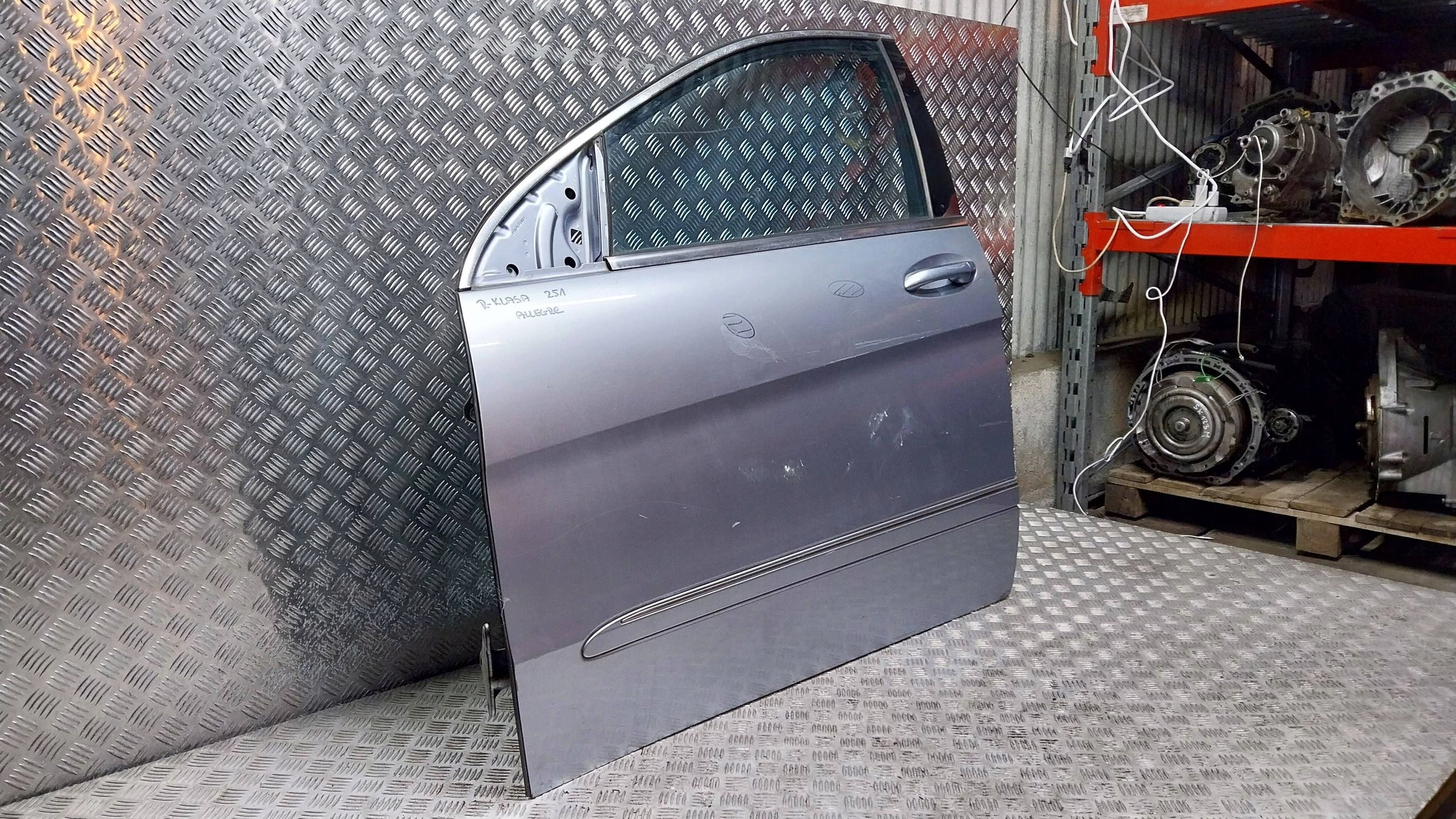 door front left MERCEDES R-KLASA W251 05