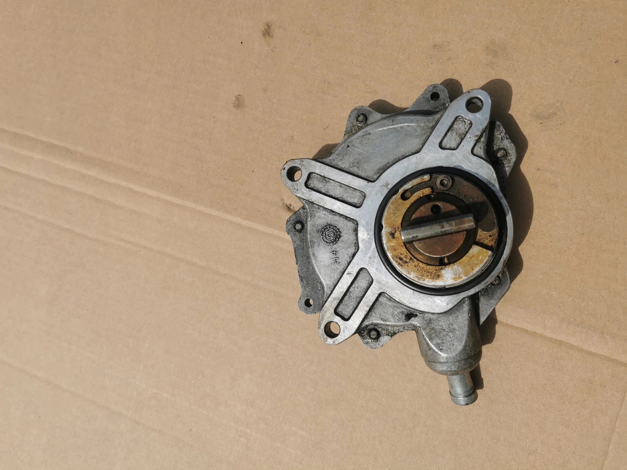 BMW E92 E90 E60 E46 E87 1166-7502656-05 7542498 68739010 WACUM VACUM Pompa