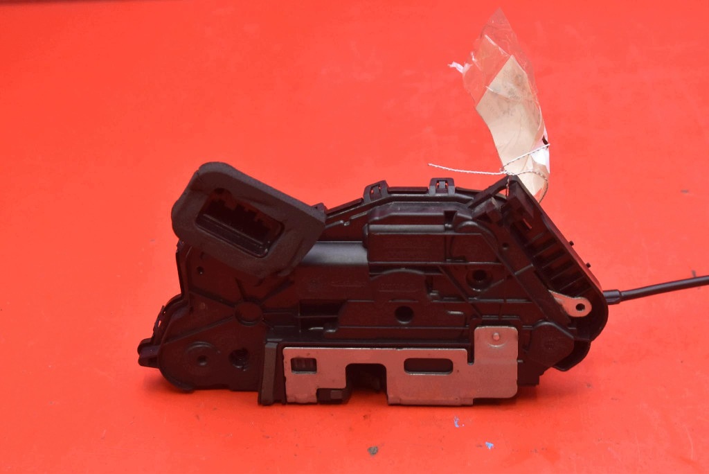 lock door left front front EU 5TB837015D 8X0831404F SKODA OCTAVIA 4 IV