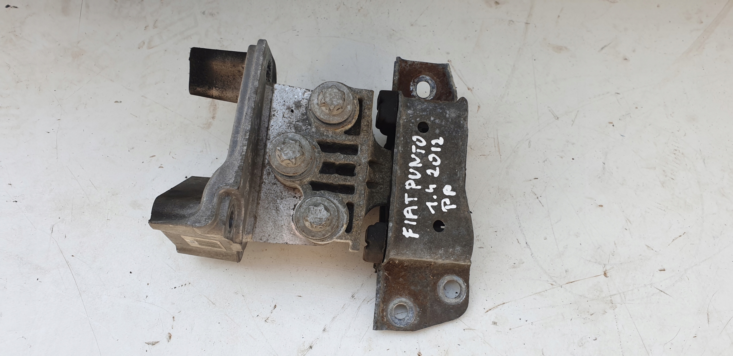 holder engine mount FIAT PUNTO EVO 1.2 1.4 09- 55195032