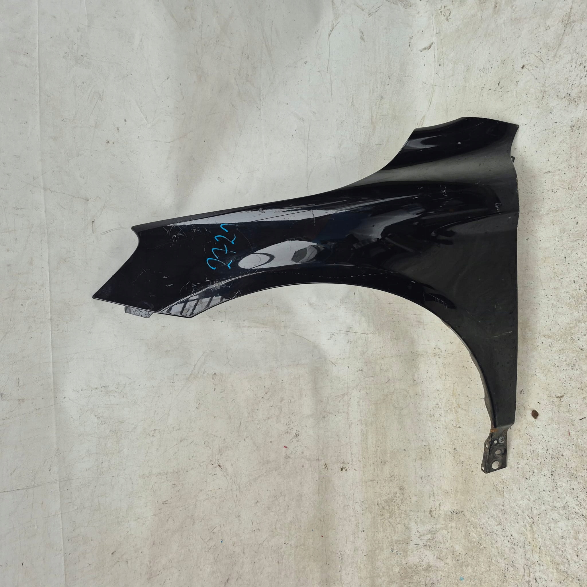 VOLVO XC60 and 1 08-17 fender front front left