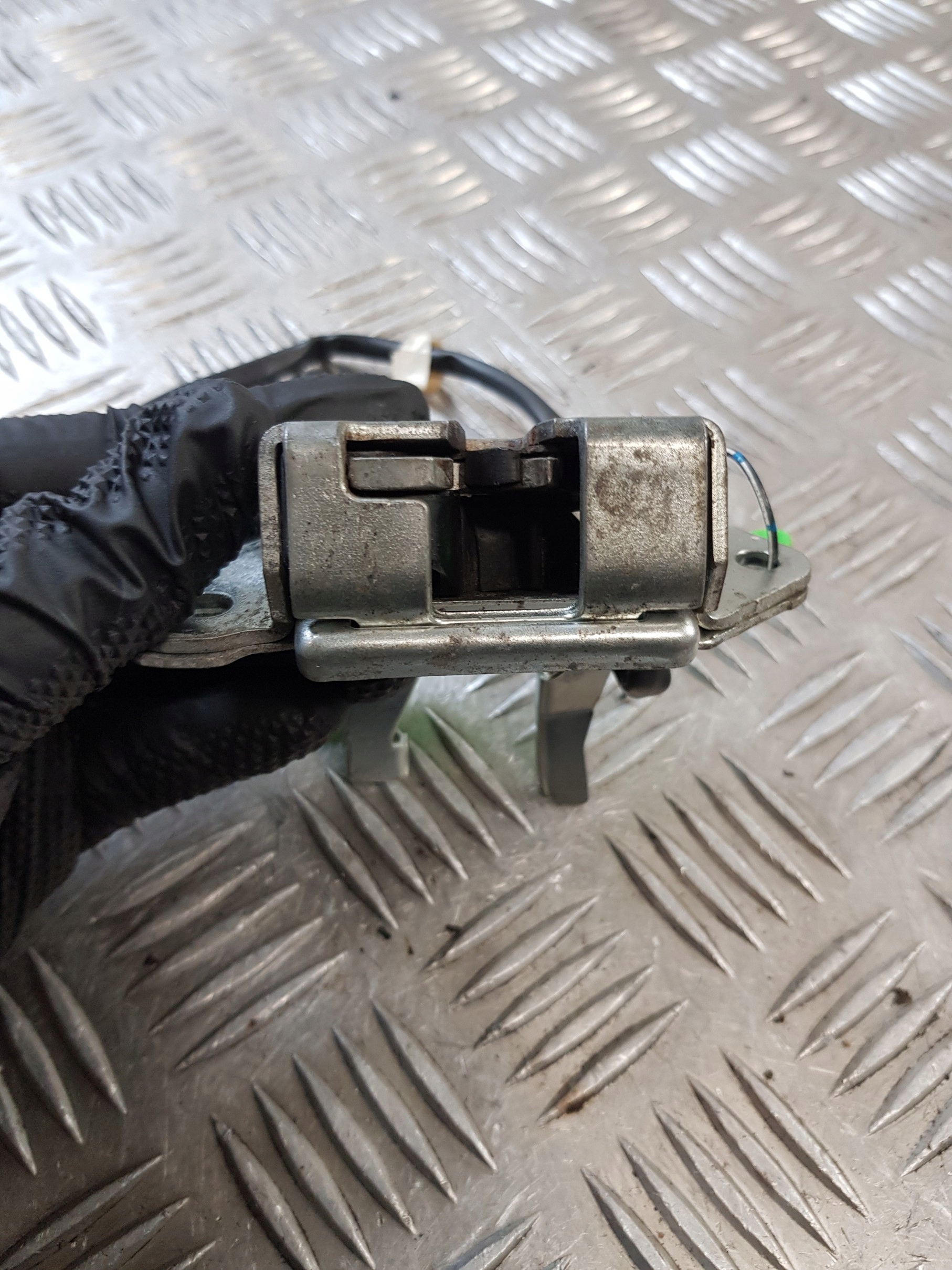 lock bonnet boot TOYOTA YARIS and