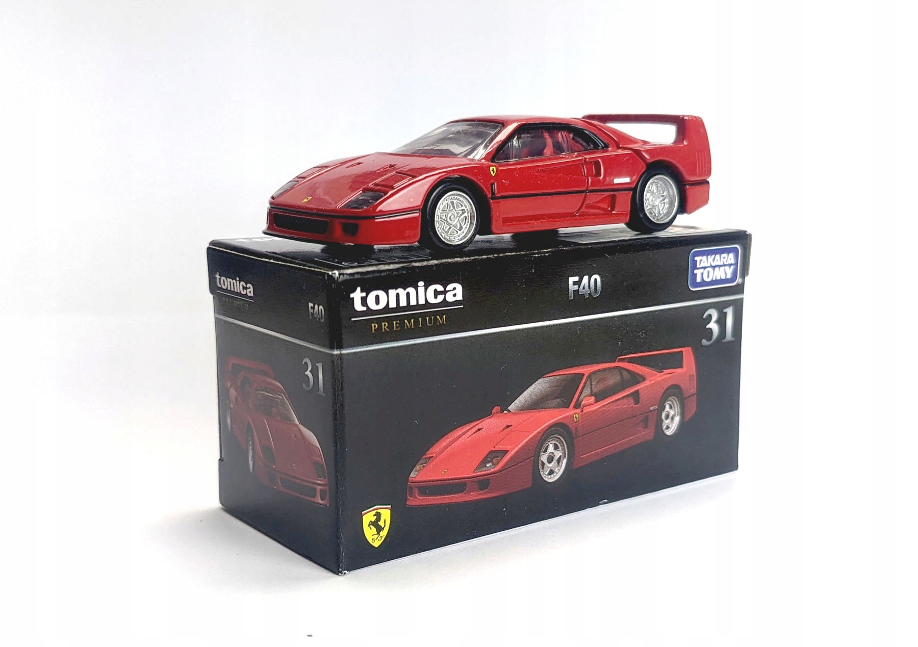 

Tomica Ferriari F40 1/62 Metalowy