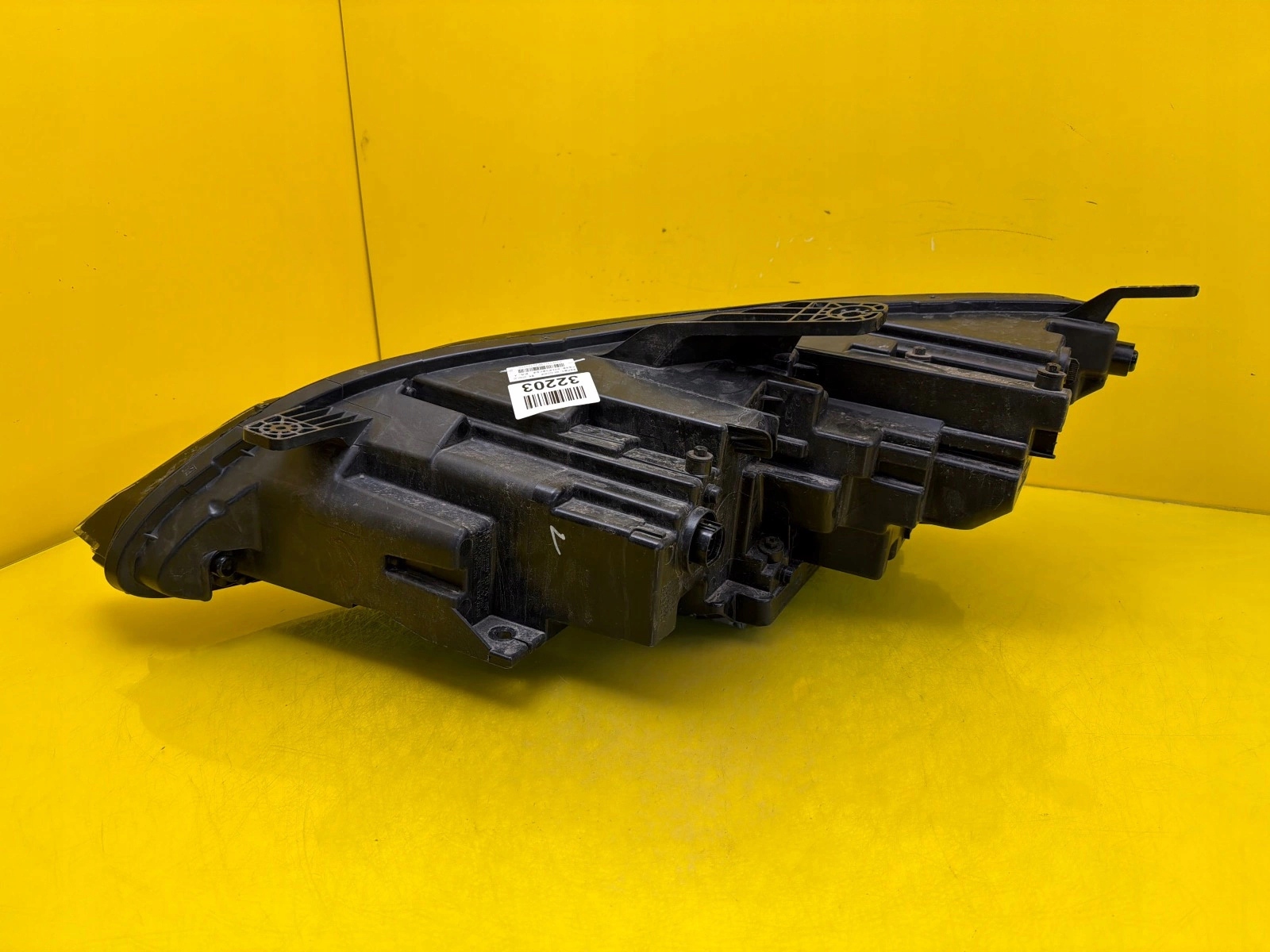 light front right BYD HAN complete HCE-4121020F