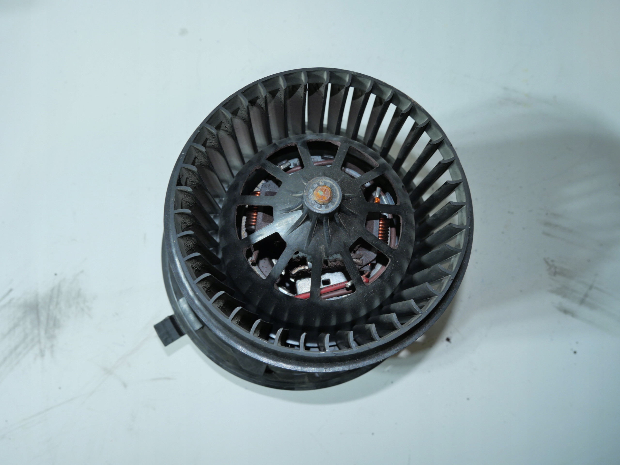 VW T5 Q7 ventilátor topení tOPENÍ 7H0819021