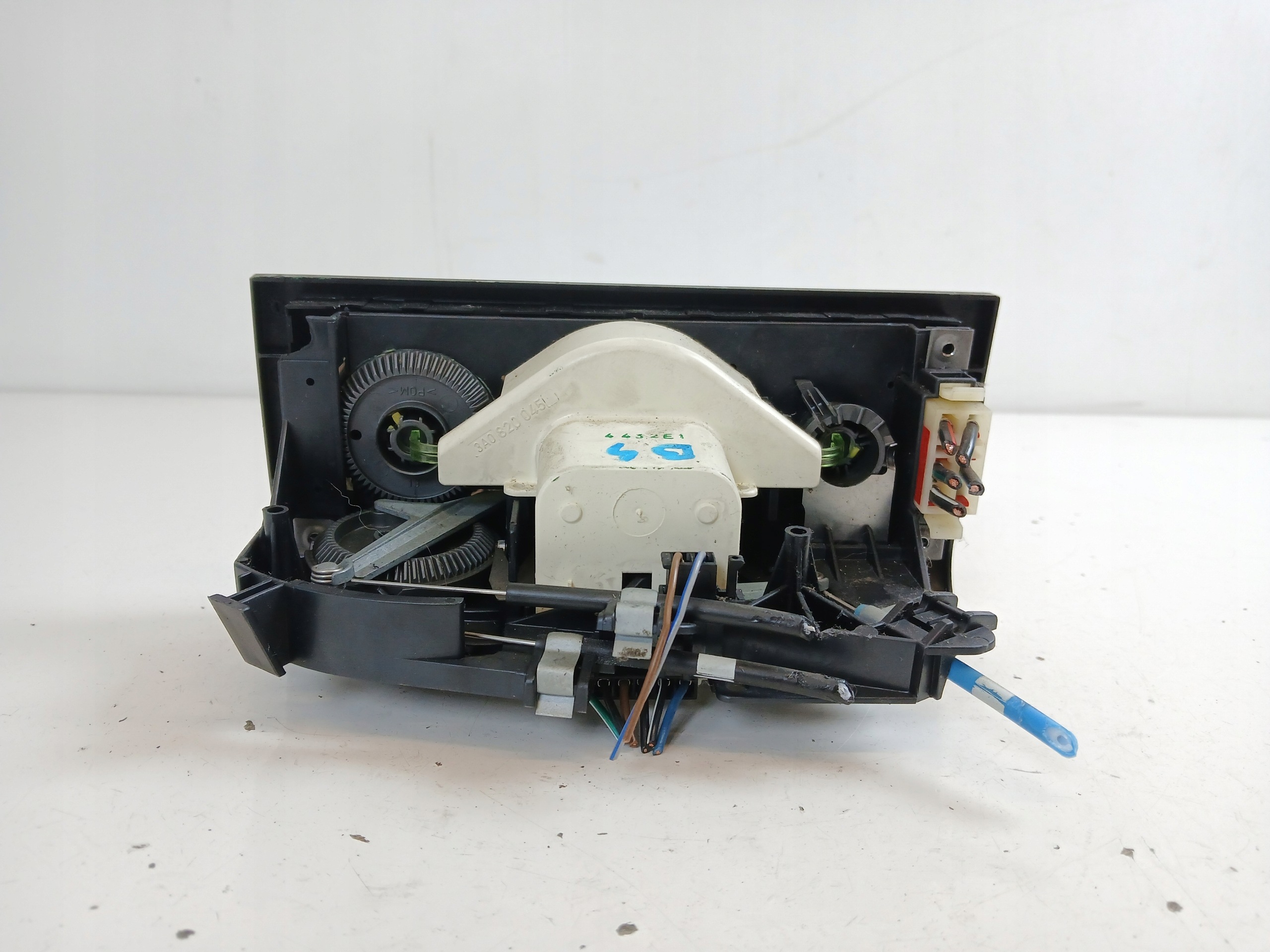 VW PASSAT B4 PANEL klimaanlage des lüfters 357819045A