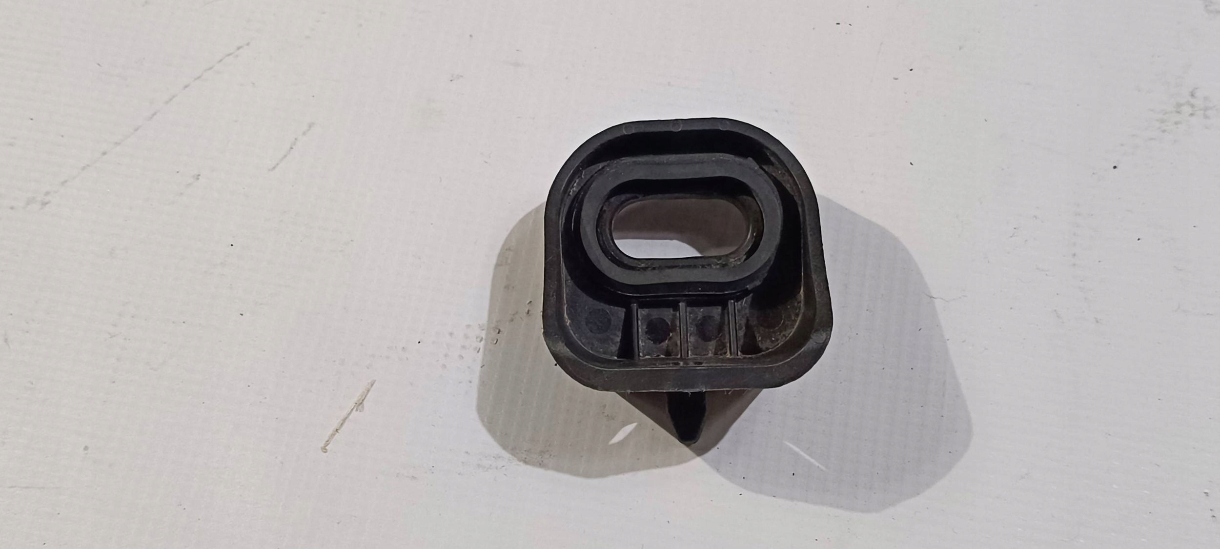 upper holder bracket radiator Chevrolet Camaro 2009-2015