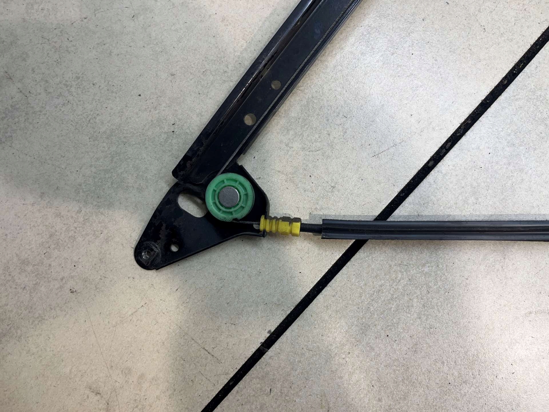 window regulator right rear part GALAXY 1.9 TDI FL TR37M3959812
