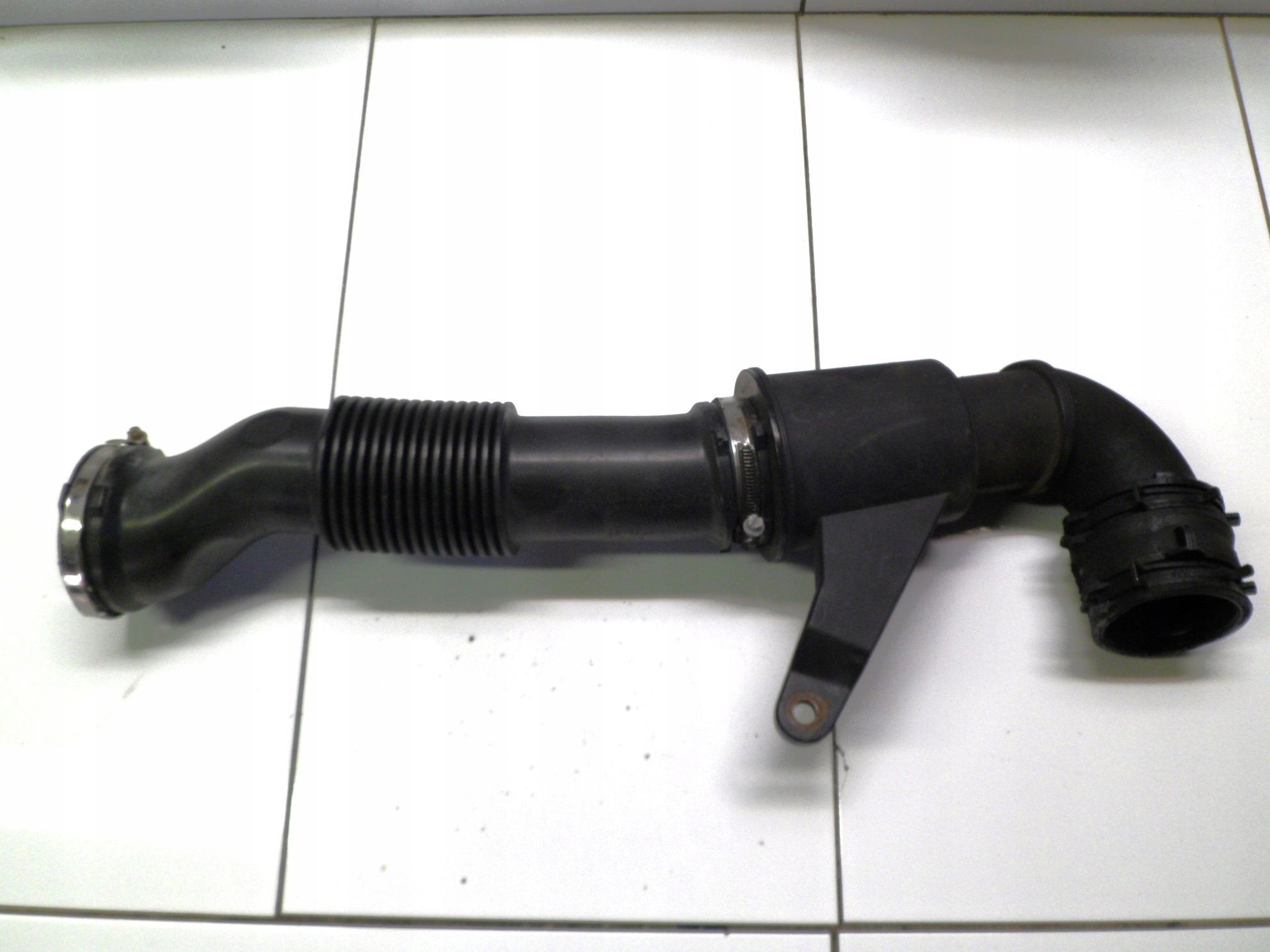 JAGUAR XE pipe air GX73-9C623-DA