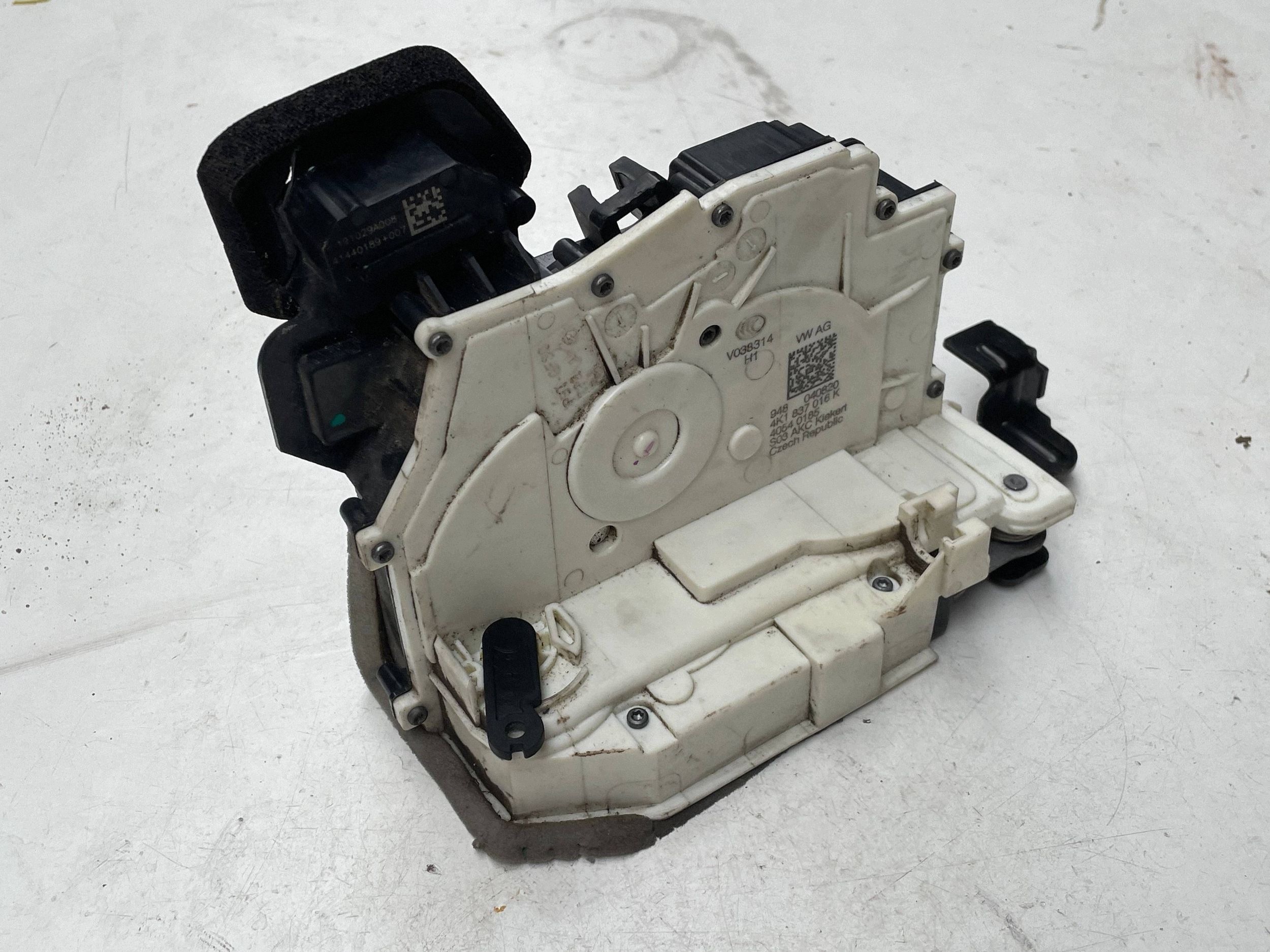 original lock door right front Audi RS Q8 4K1837016K !J