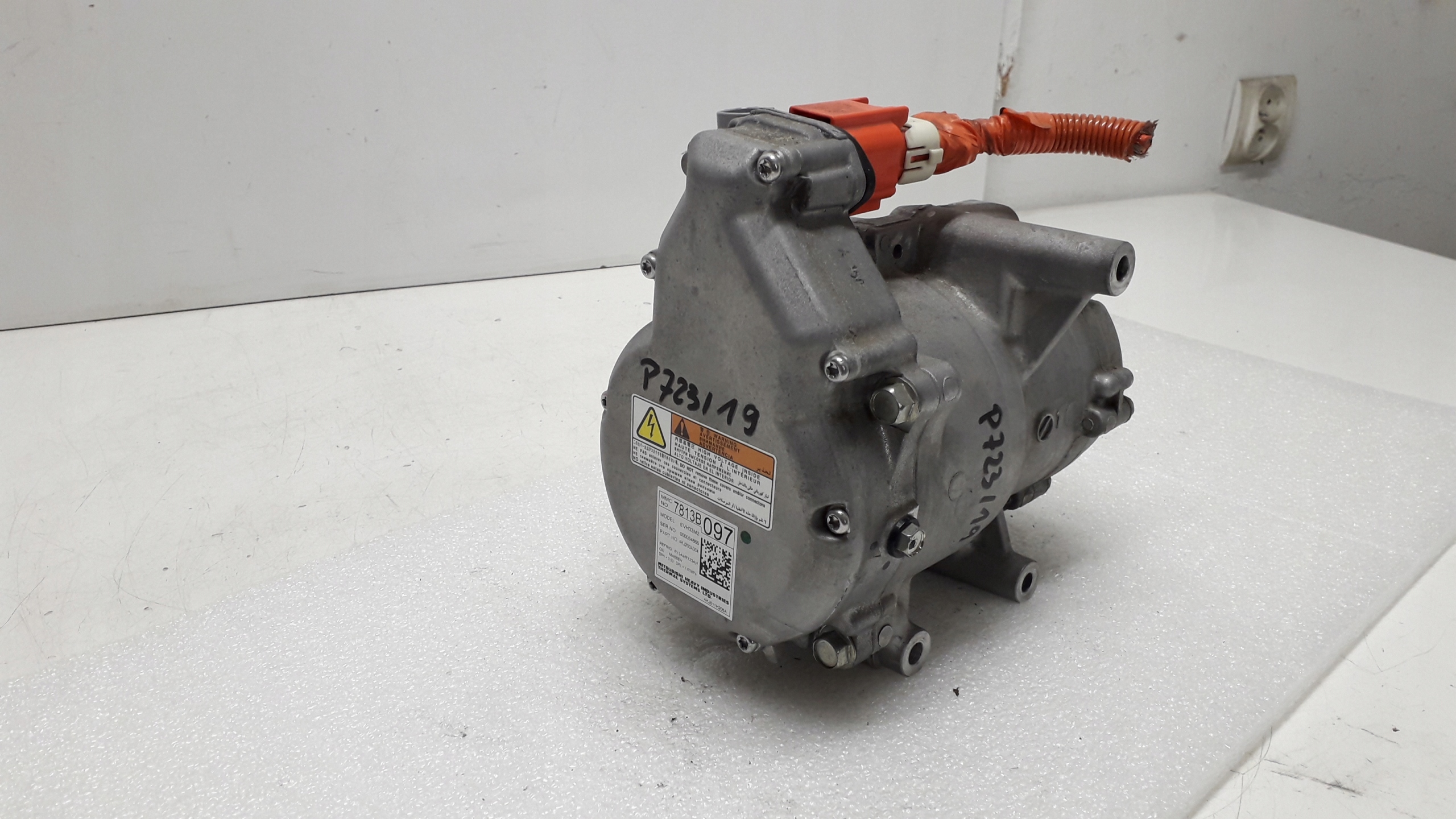 MITSUBISHI SPRĘŻARKA KLIMATYZACJI 7813B097 EVH33M2