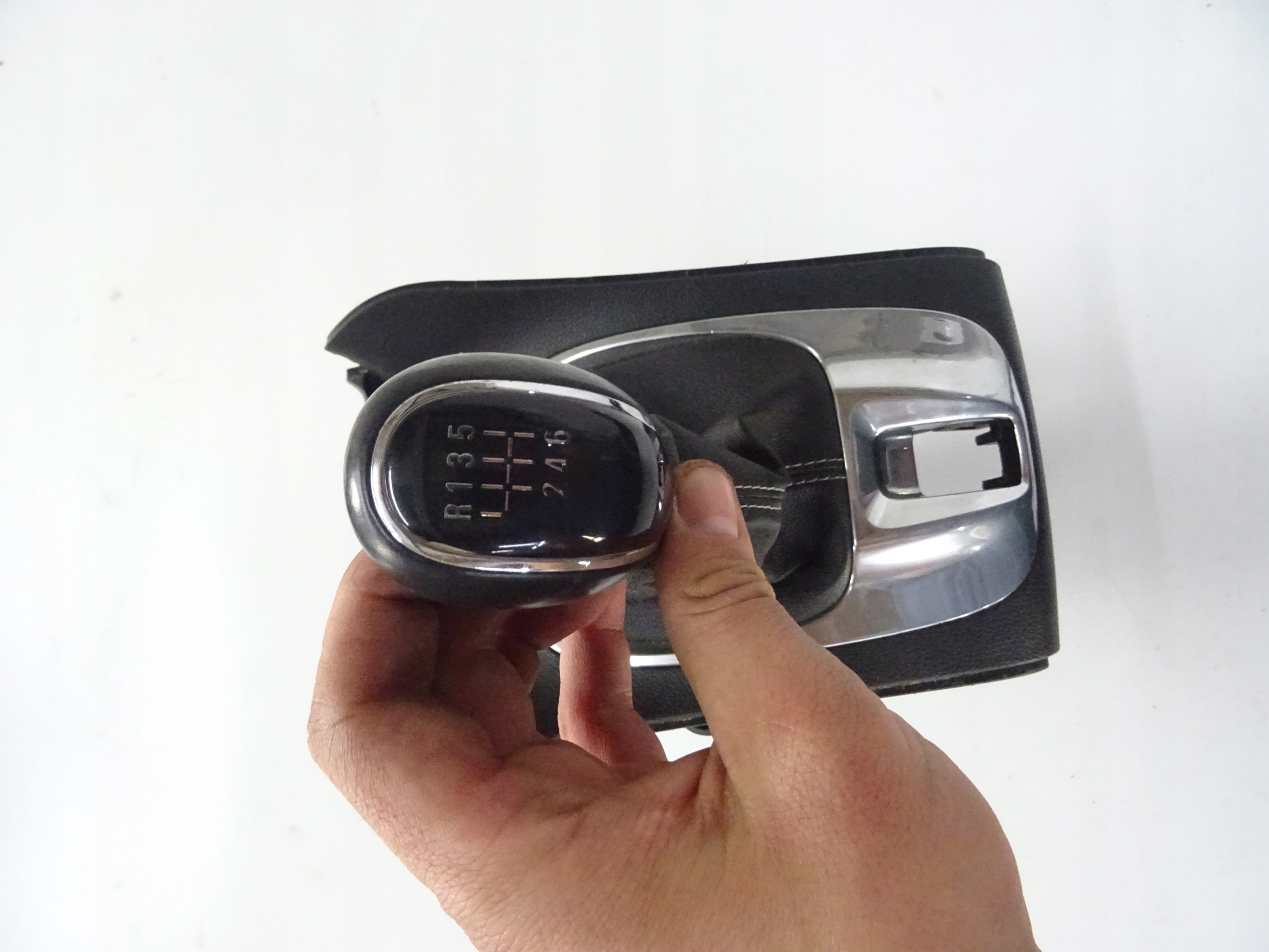 OPEL MERIVA B 1.4 TURBO LEWAREK ZMIANY BIEGÓW Producent części Opel OE