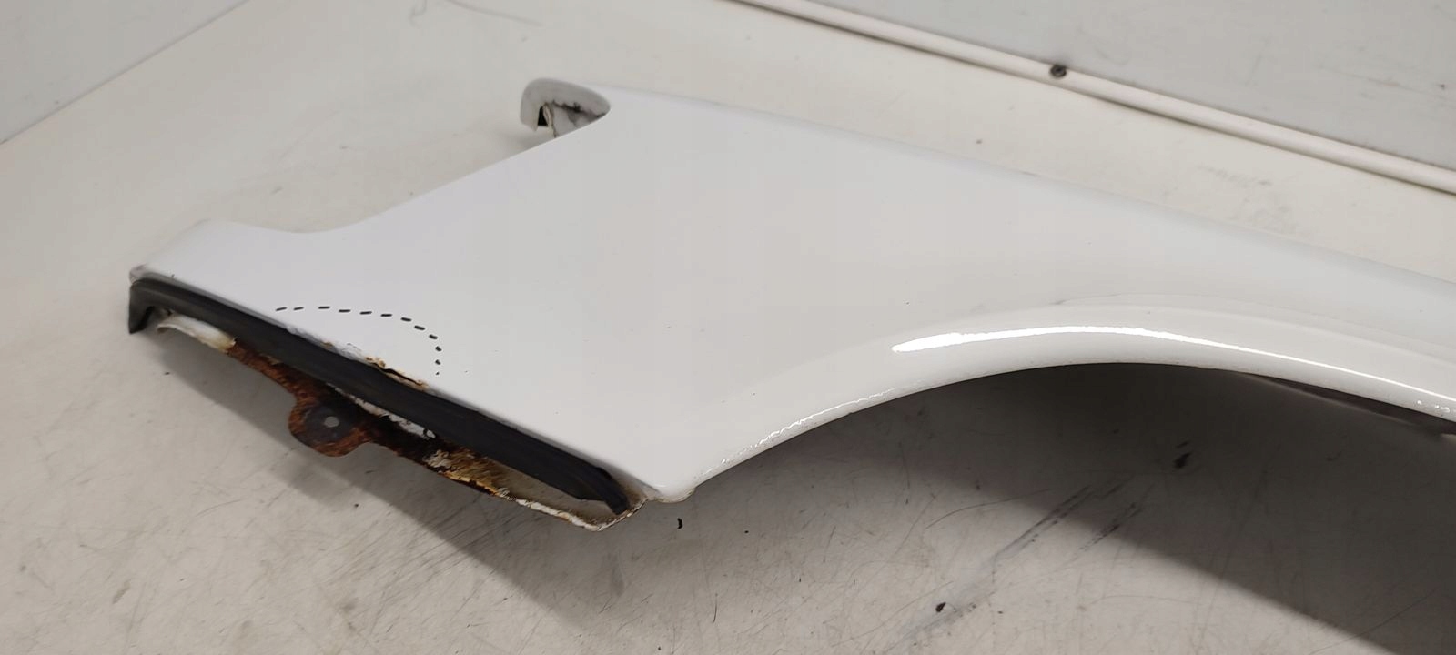 fender left front front Mercedes W124 kombi 149