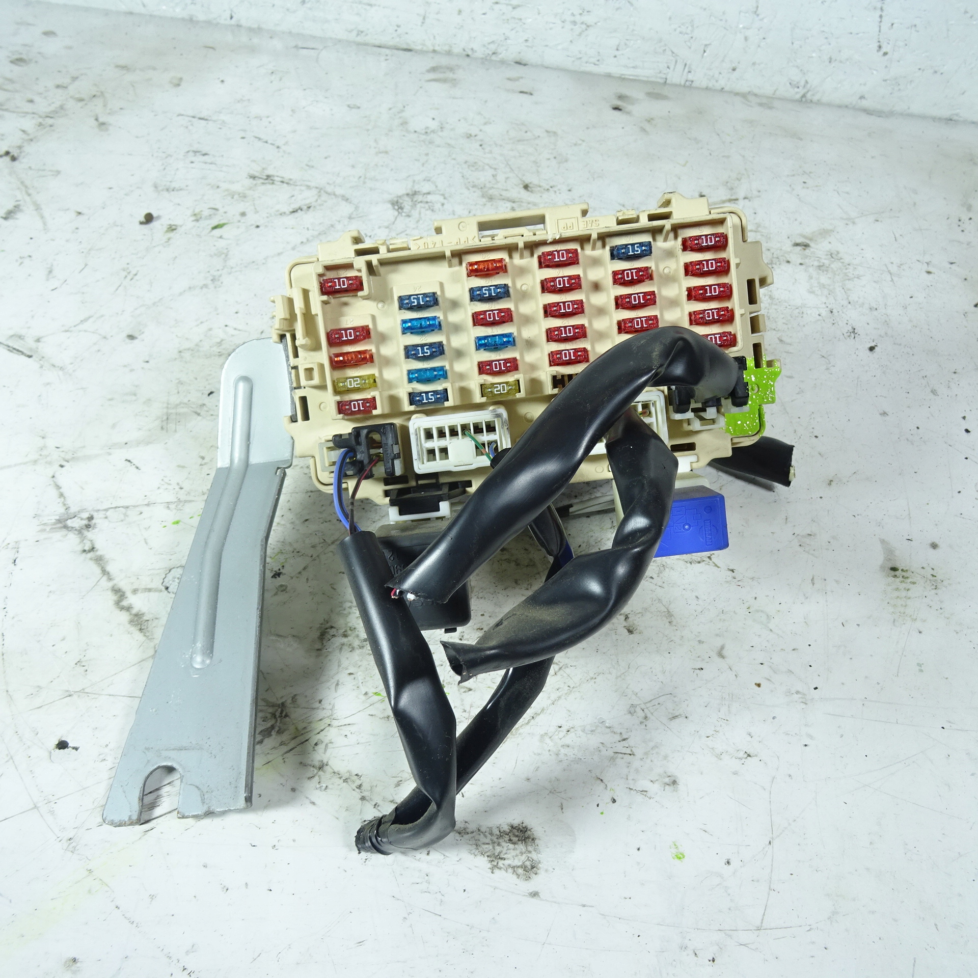 NISSAN X-TRAIL T30 2.5B Module fusibles