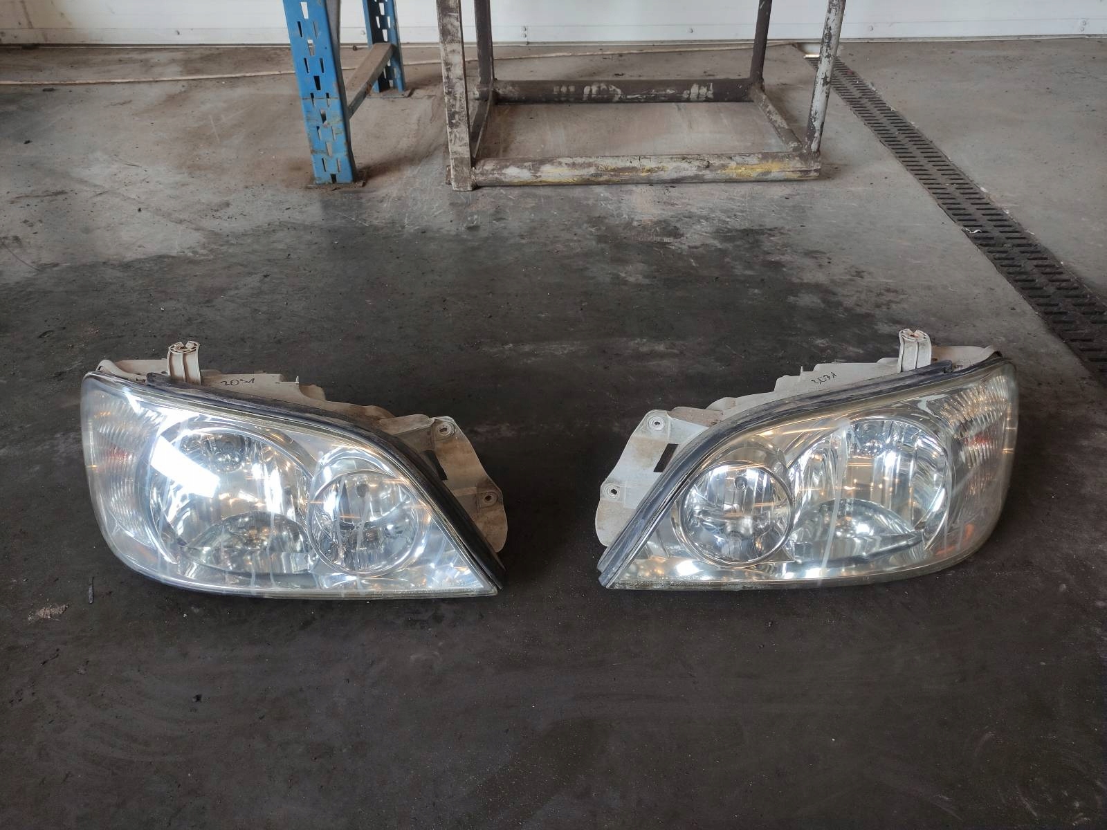 complete front bonnet bumper light fender KIA CARNIVAL and LIFT P1