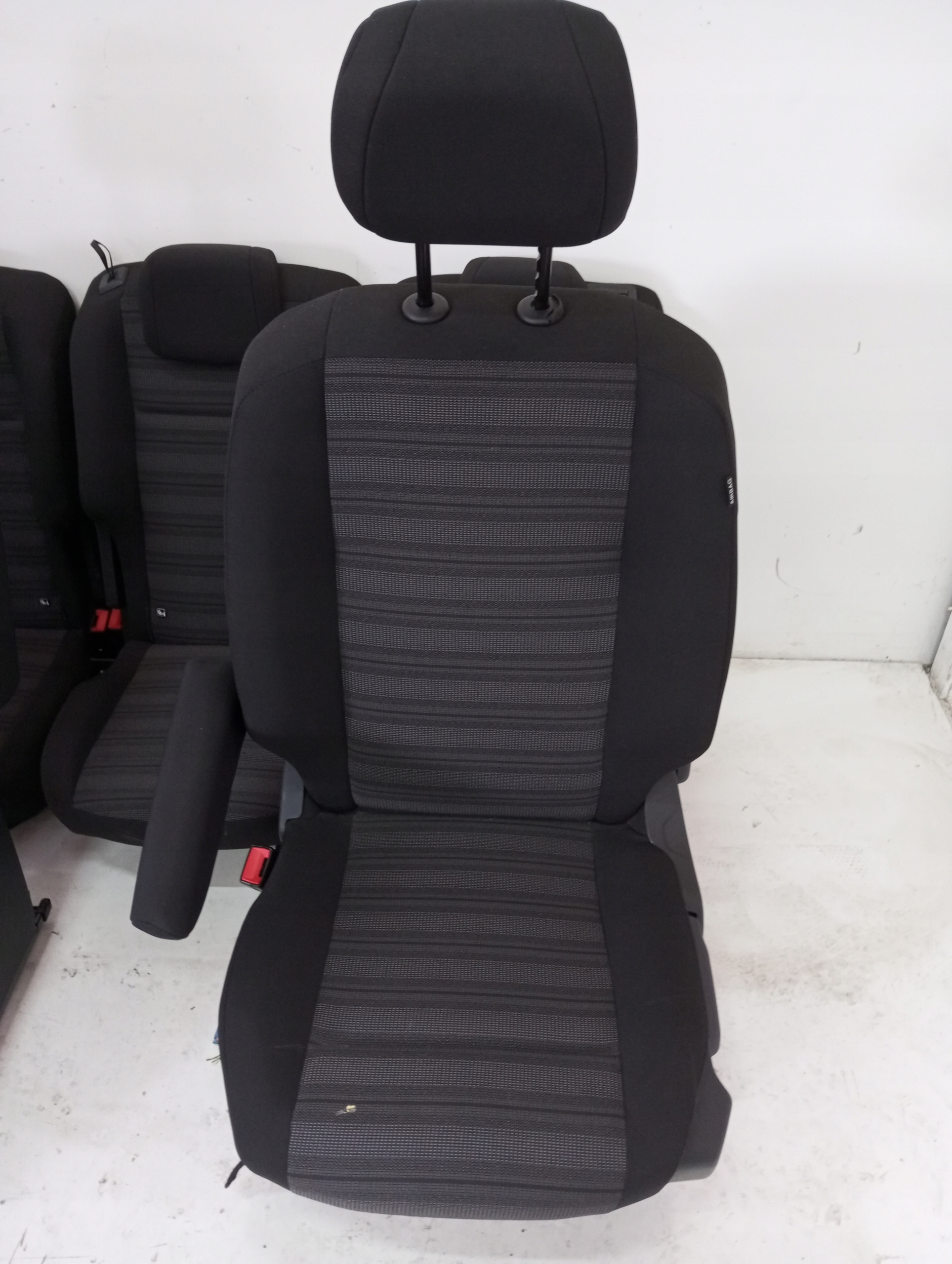 verkleidung Sitze 5 achse material OPEL COMBO E 23r
