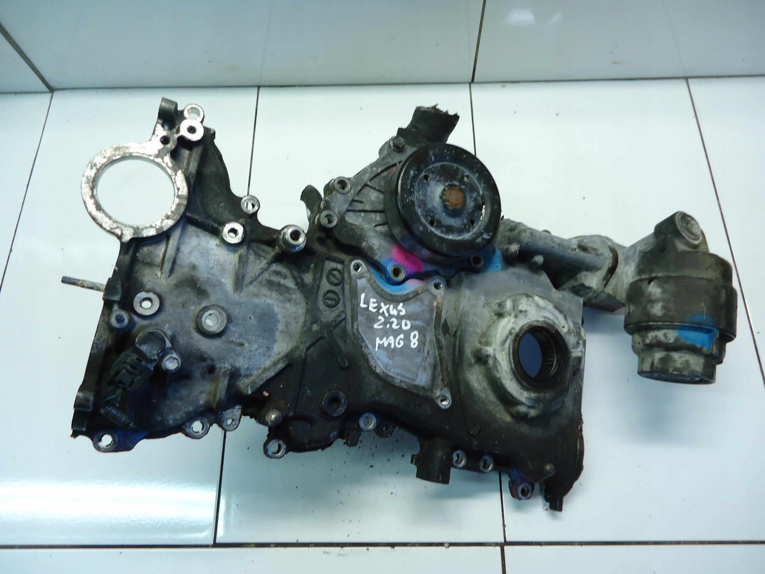 LEXUS IS II IS220 2.2 D-CAT 2AD couvercle carter distribution pompe huile