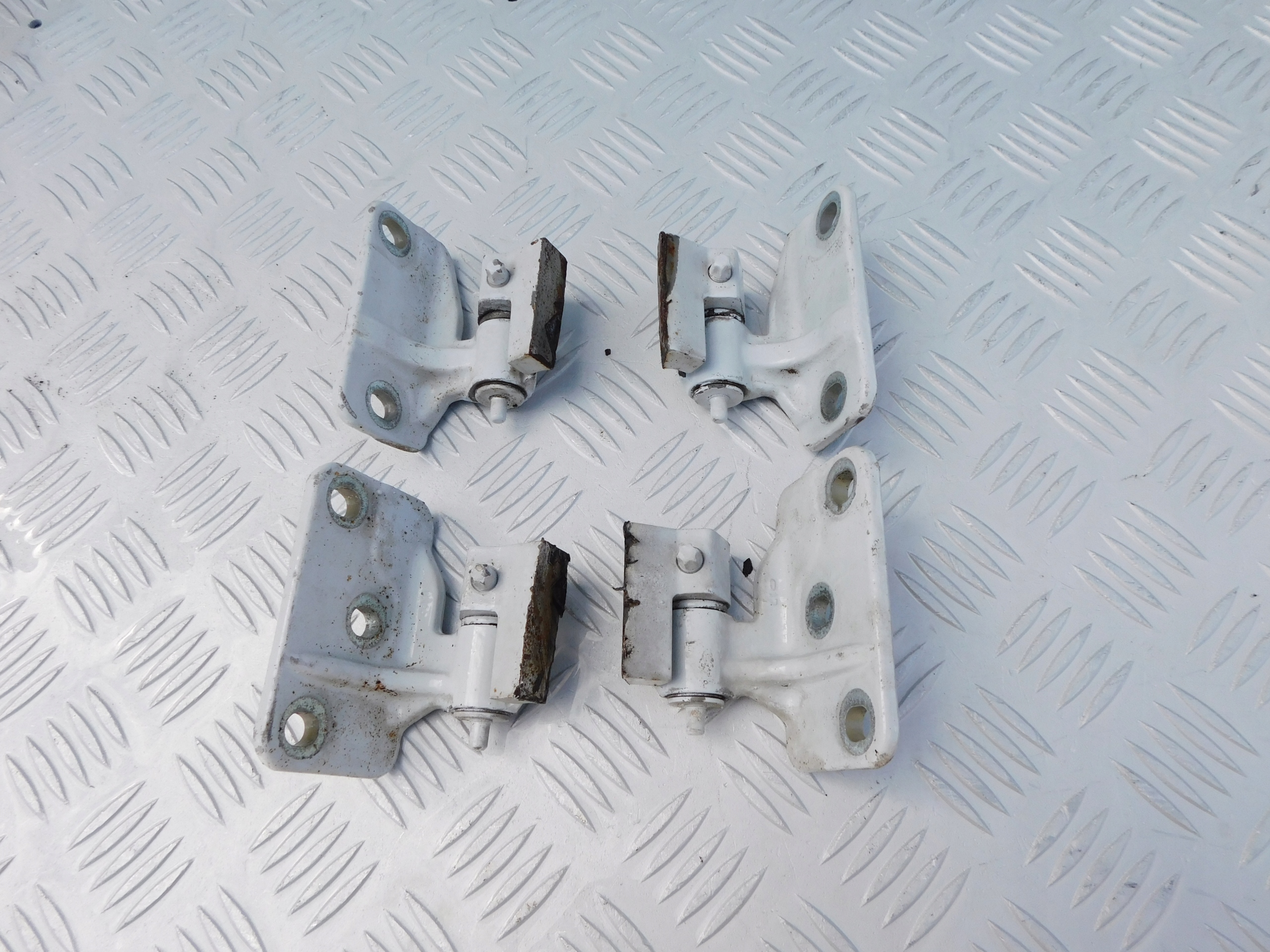 Mercedes Sprinter 906 VW Crafter hinges door front komplet 4szt OEM BIALE