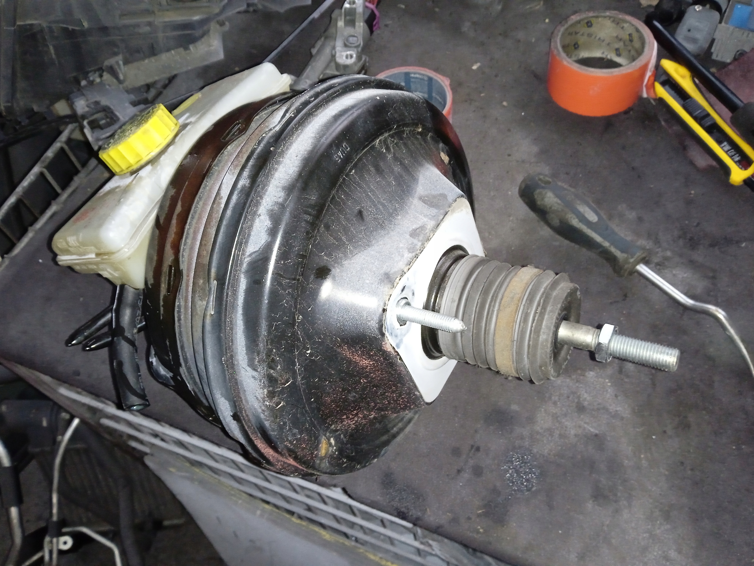 SERWO POMPA HAMULCOWA AUDI A4 B4 B7 8E0612105P