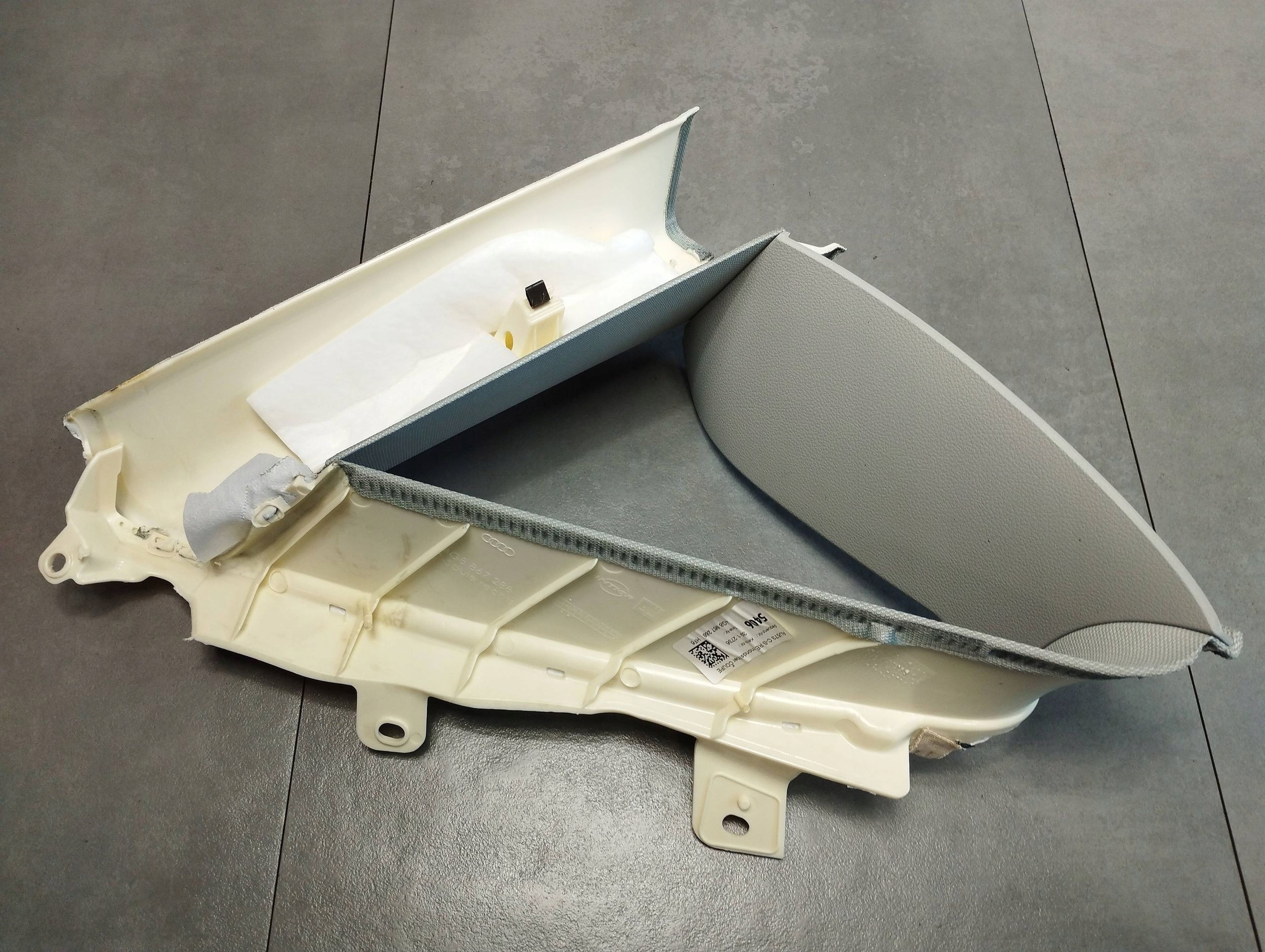 Audi A7 4G 2016 cover SLUPKA right 4G8867288
