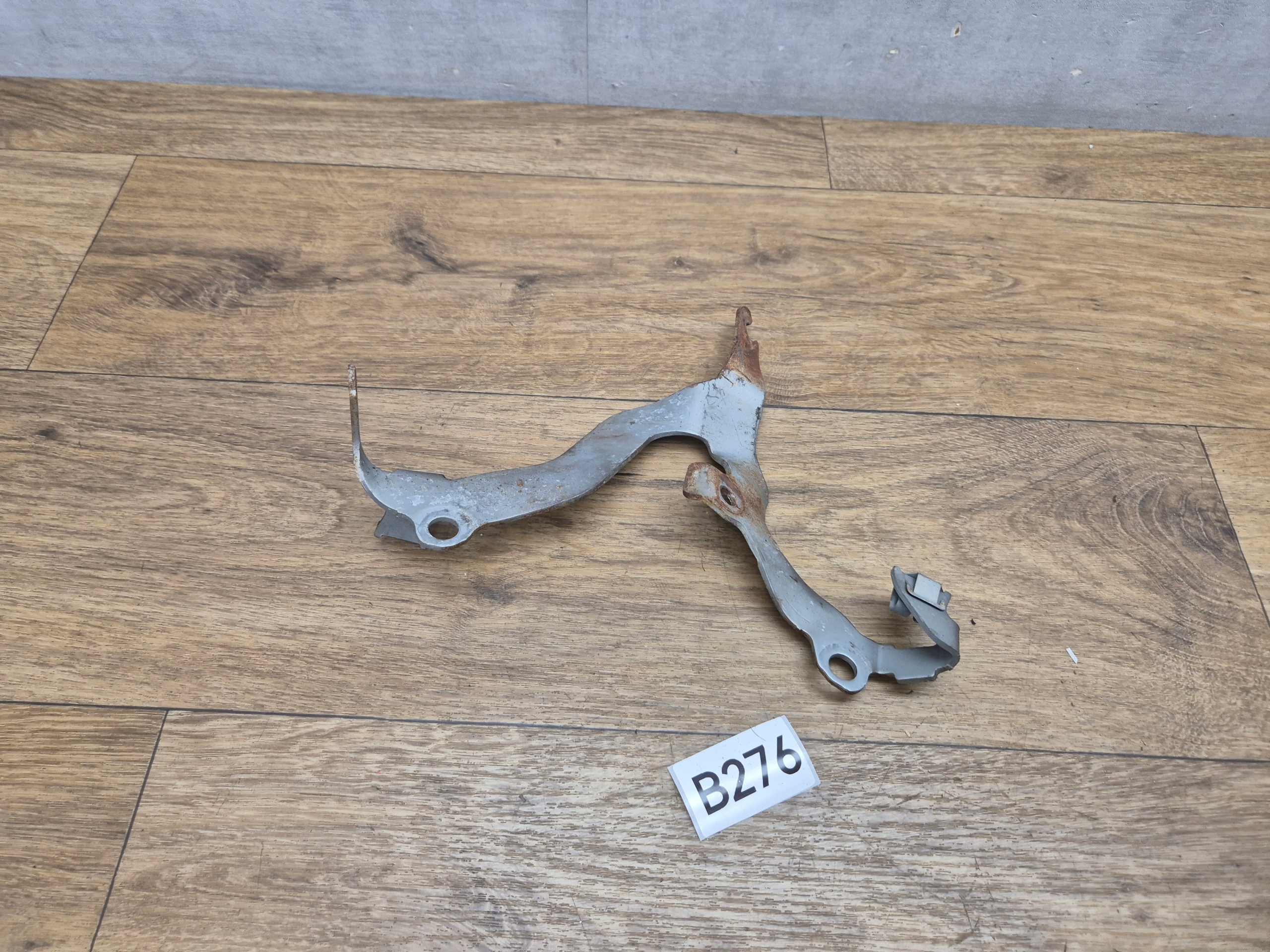 BMW G20 G30 G31 G32 G11 console bracket holder KATALIZATORA B48 8638232