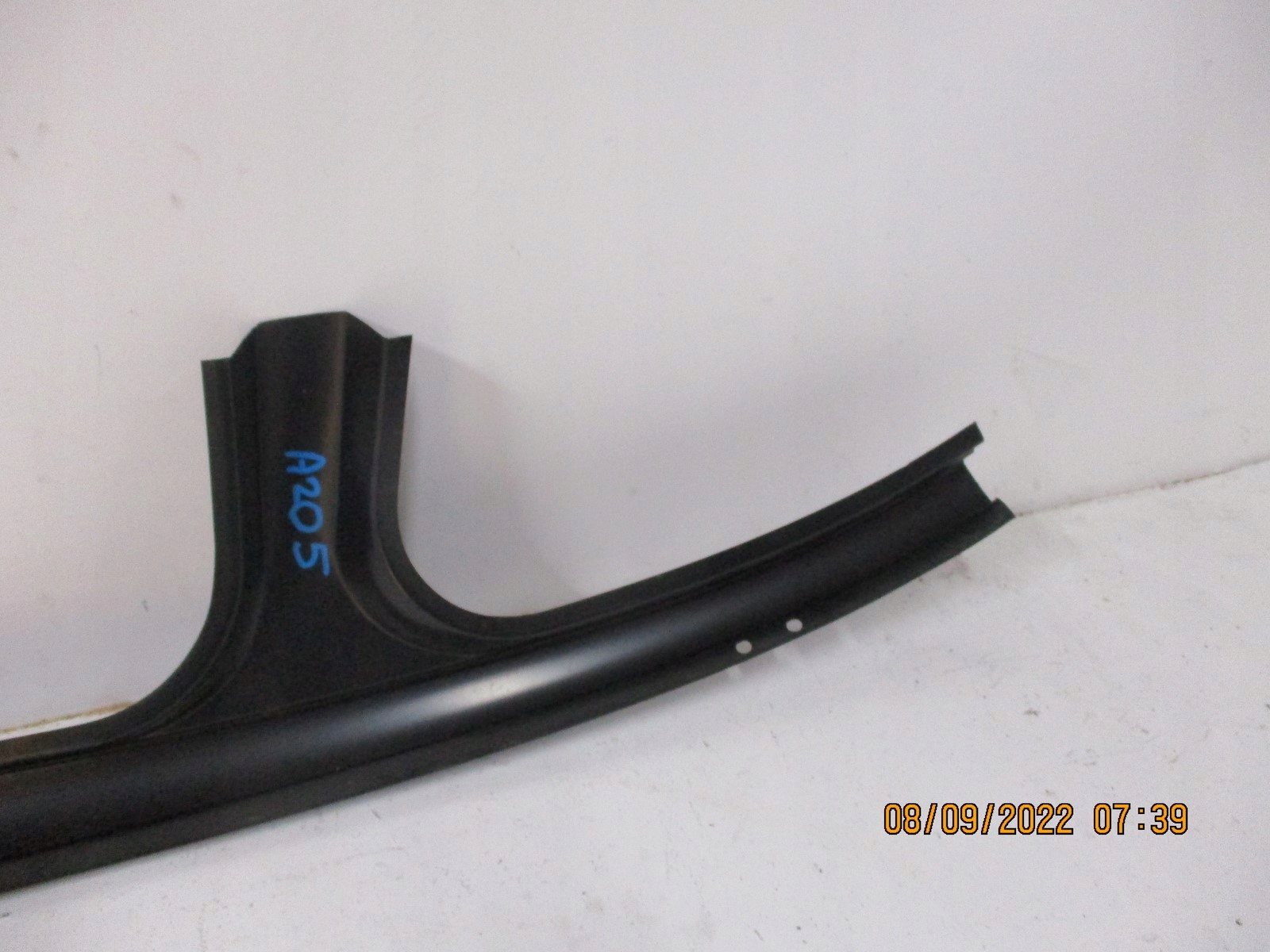 side right MERCEDES C KLASA A2056304602