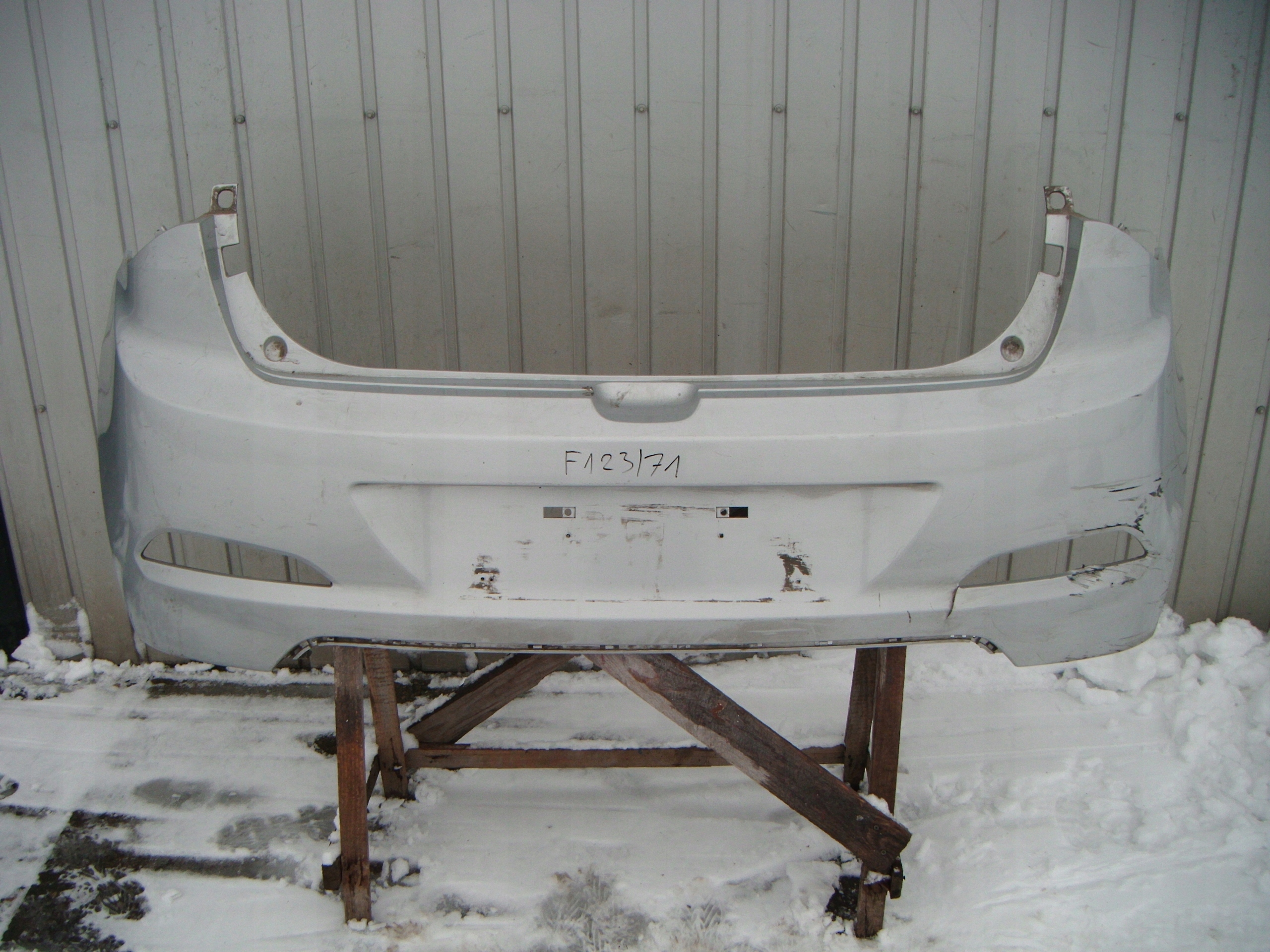 HYUNDAI I20 II 2 14-18 ZDERZAK TYŁ 86611-C8000