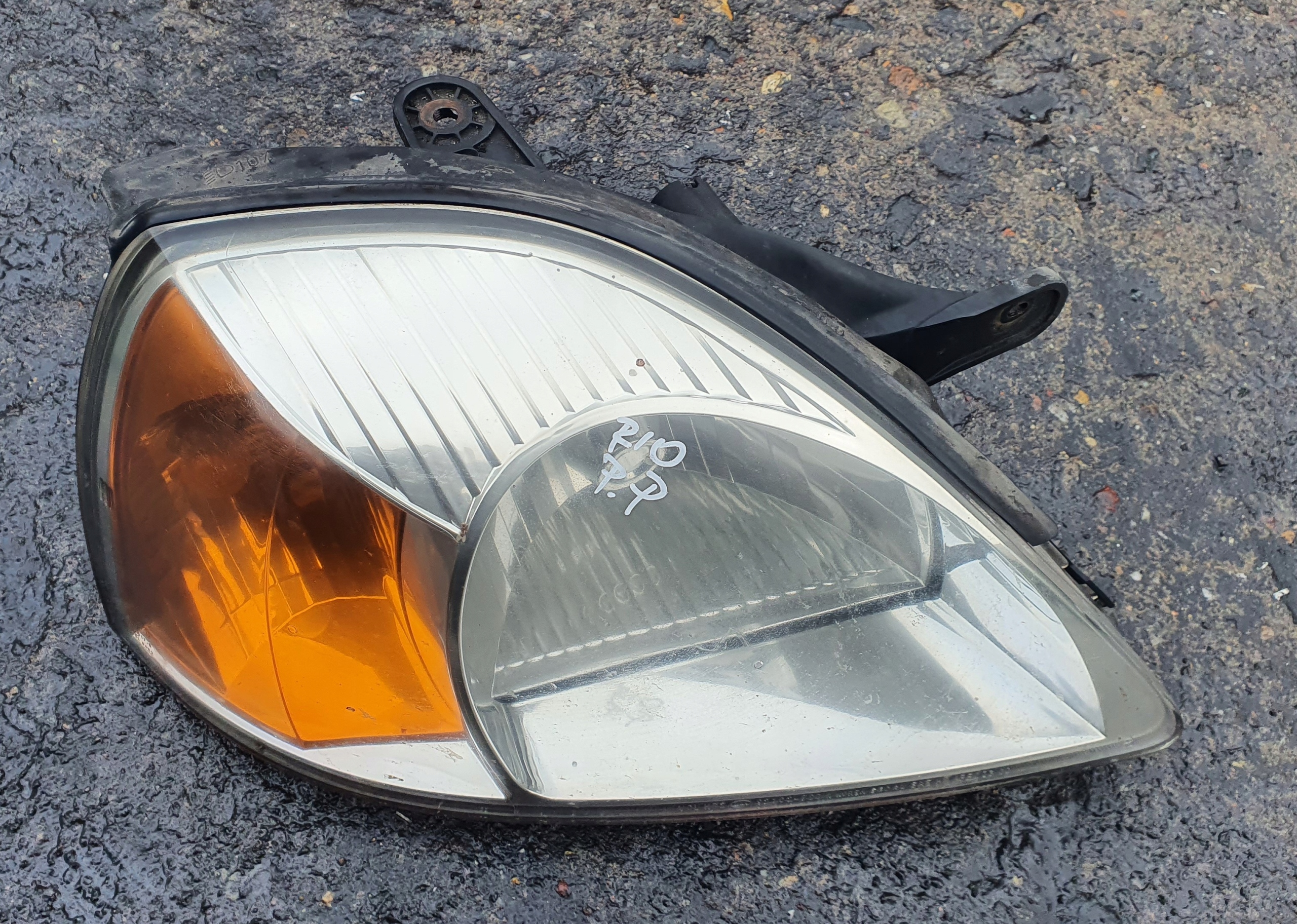 ФАРА ПРАВЫЙ ПЕРЕД KIA RIO И РЕСТАЙЛИНГ