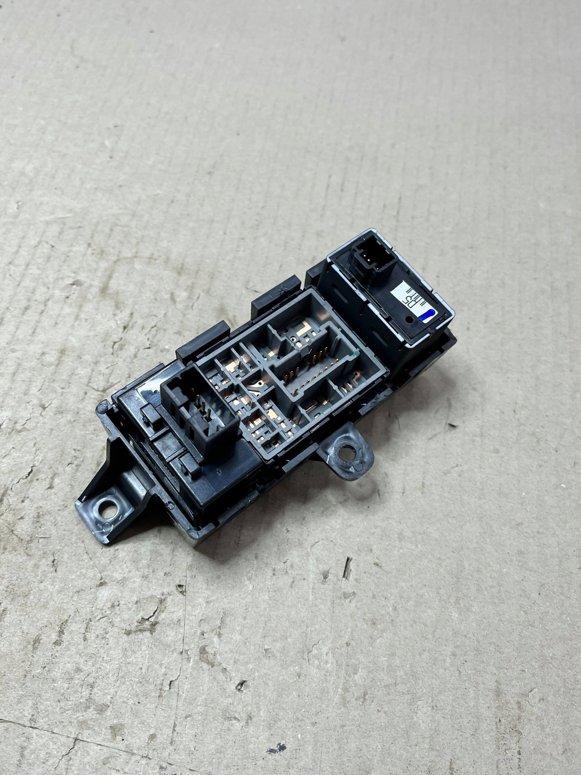 mirror control switch Nissan Micra 255703AA0B