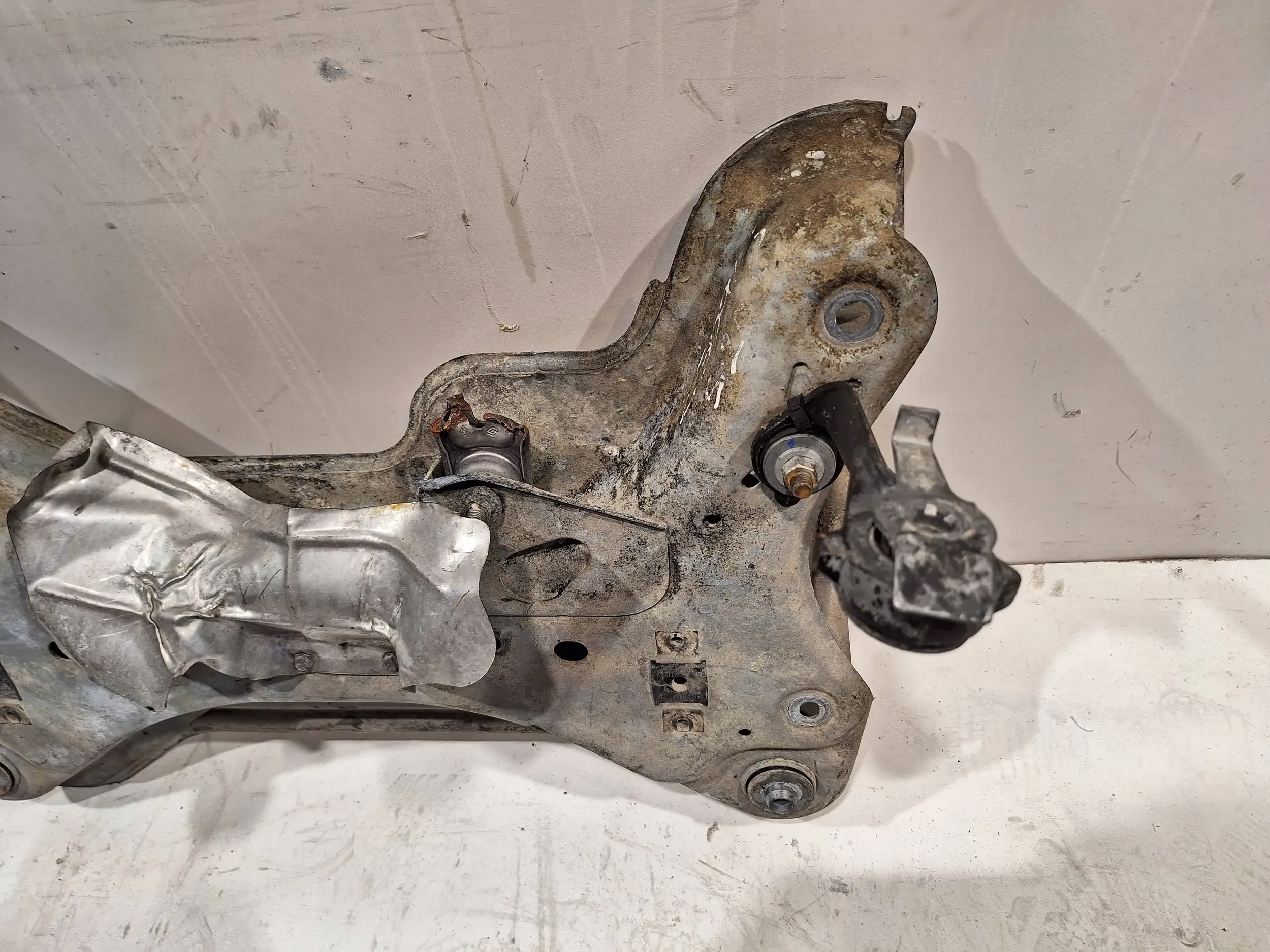 Kołyska sanki Renault Trafic II Lift 06- Producent części Renault OE