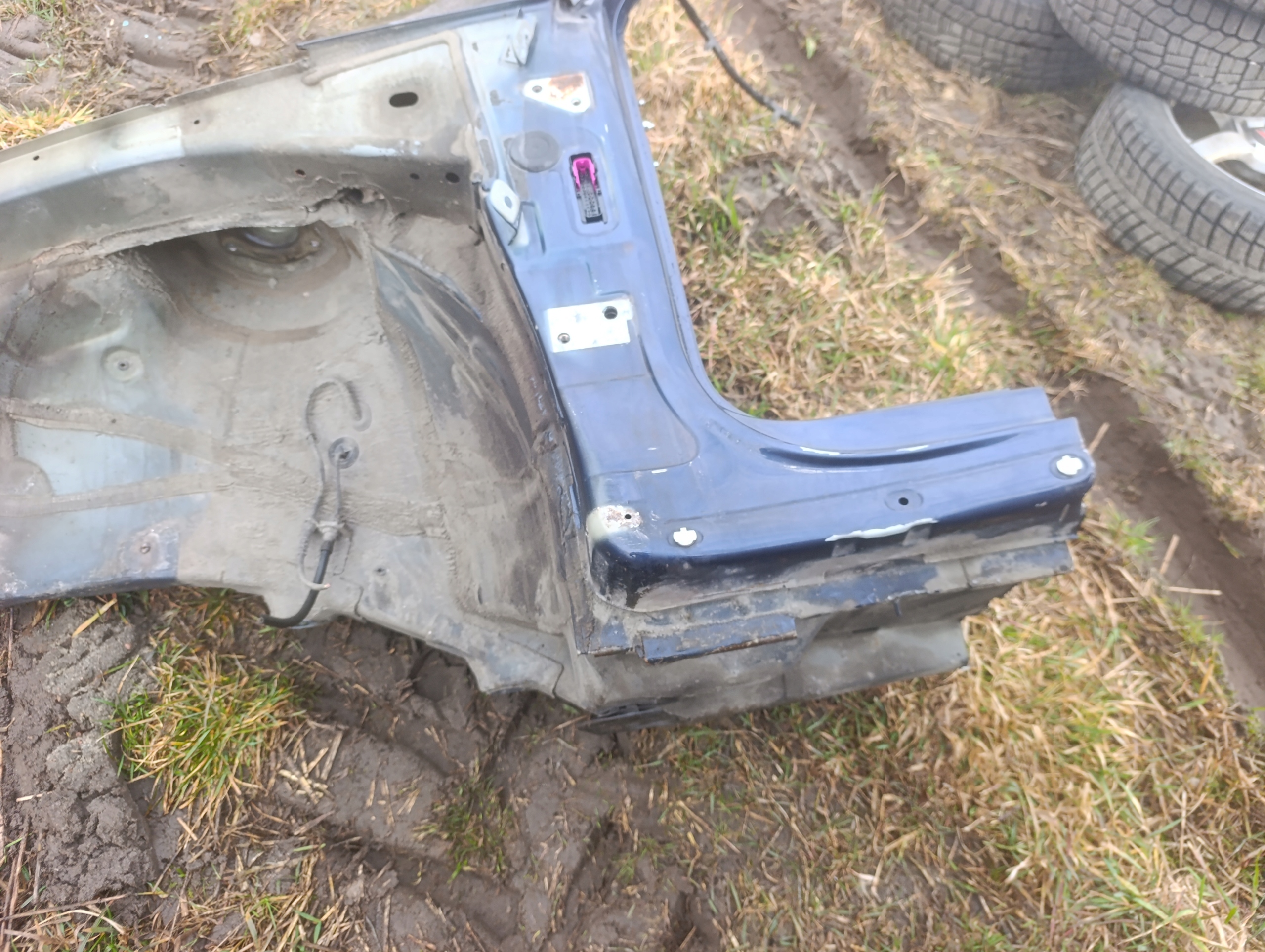 quarter left left front Volkswagen CC LIFT