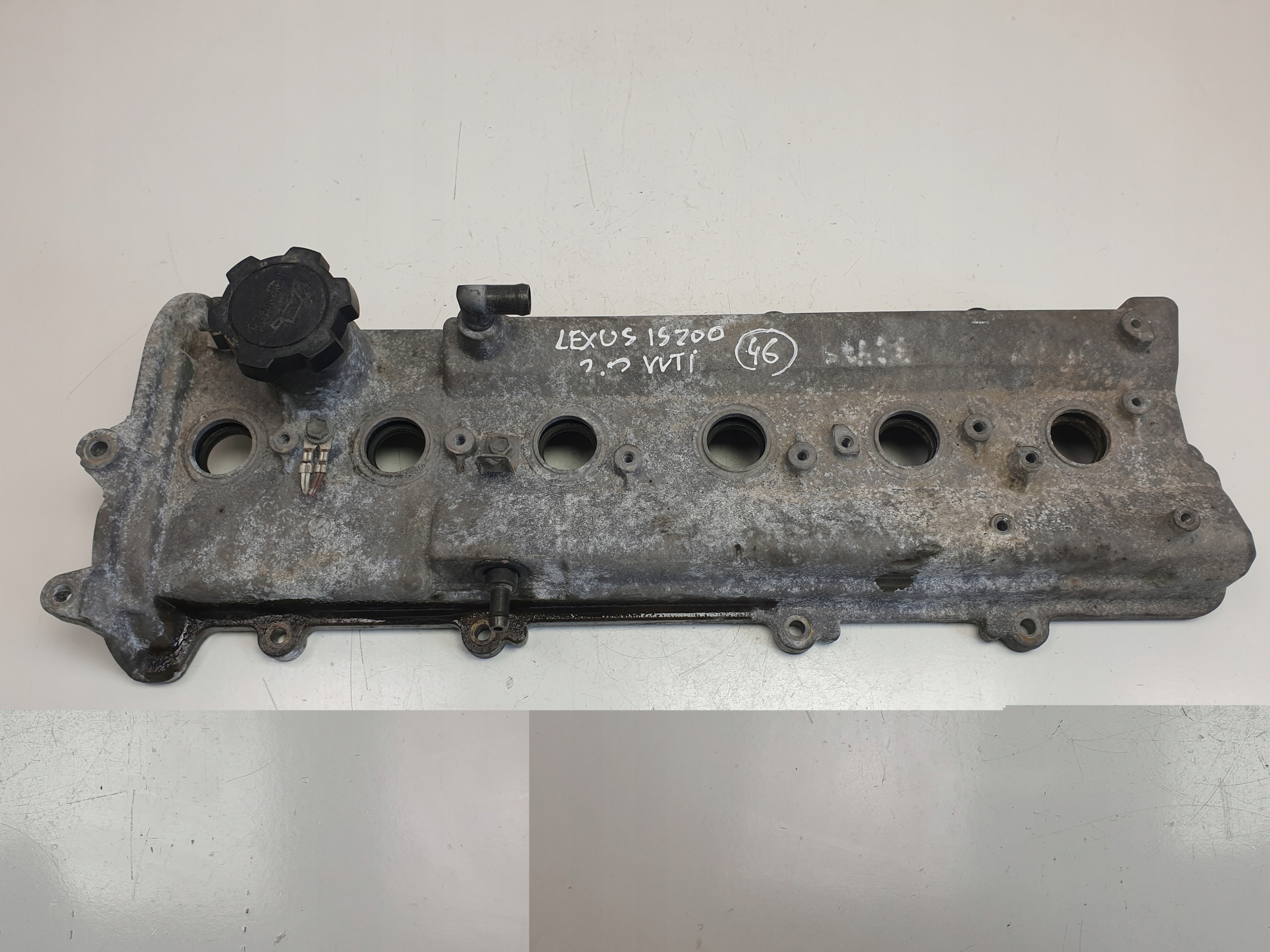 Lexus IS 200 IS200 2.0 b VVTI кришка клапана